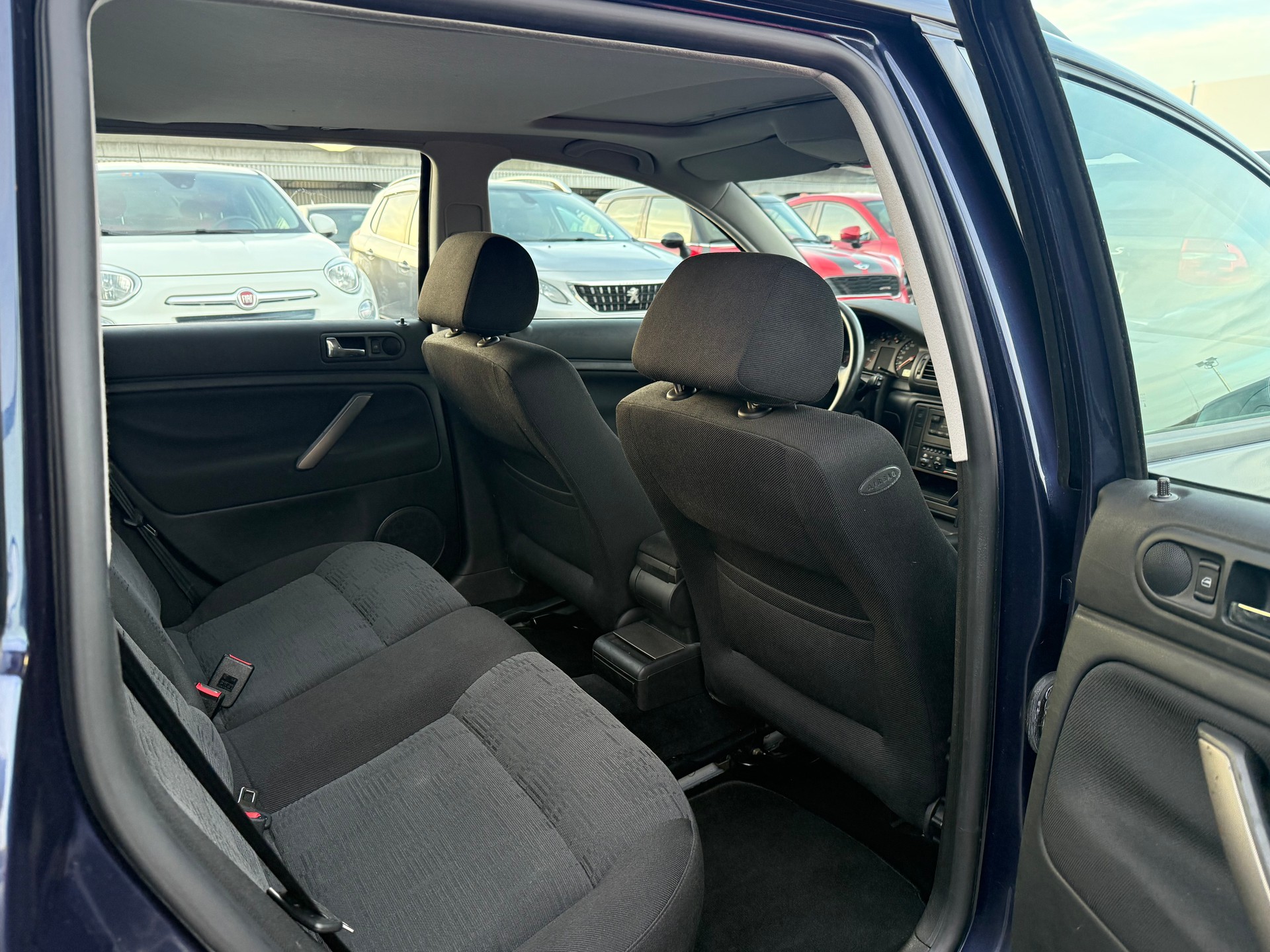 VW Passat Variant 1.8 T Comfortline / Frisch ab MFK / 150PS / Tieferlegung / Schiebedach / Klimaautomatik / TOP ZUSTAND-image-10