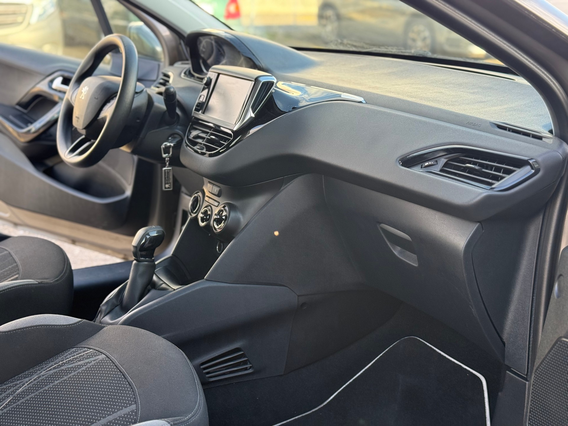 PEUGEOT 208 1.4 VTI Active-image-6