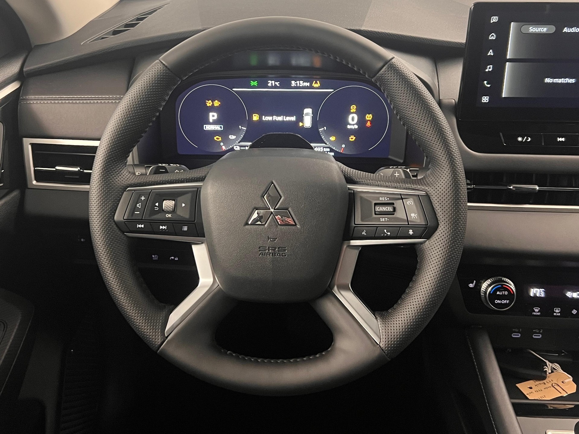 MITSUBISHI Outlander 2.4 PHEV Invite 4x4-image-4