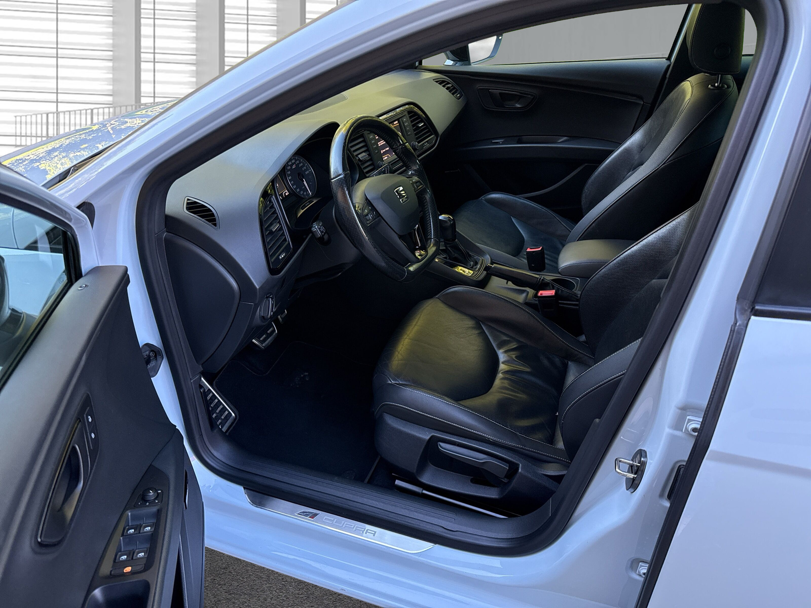 SEAT Leon 2.0 TSI Cupra 280 DSG-image-10