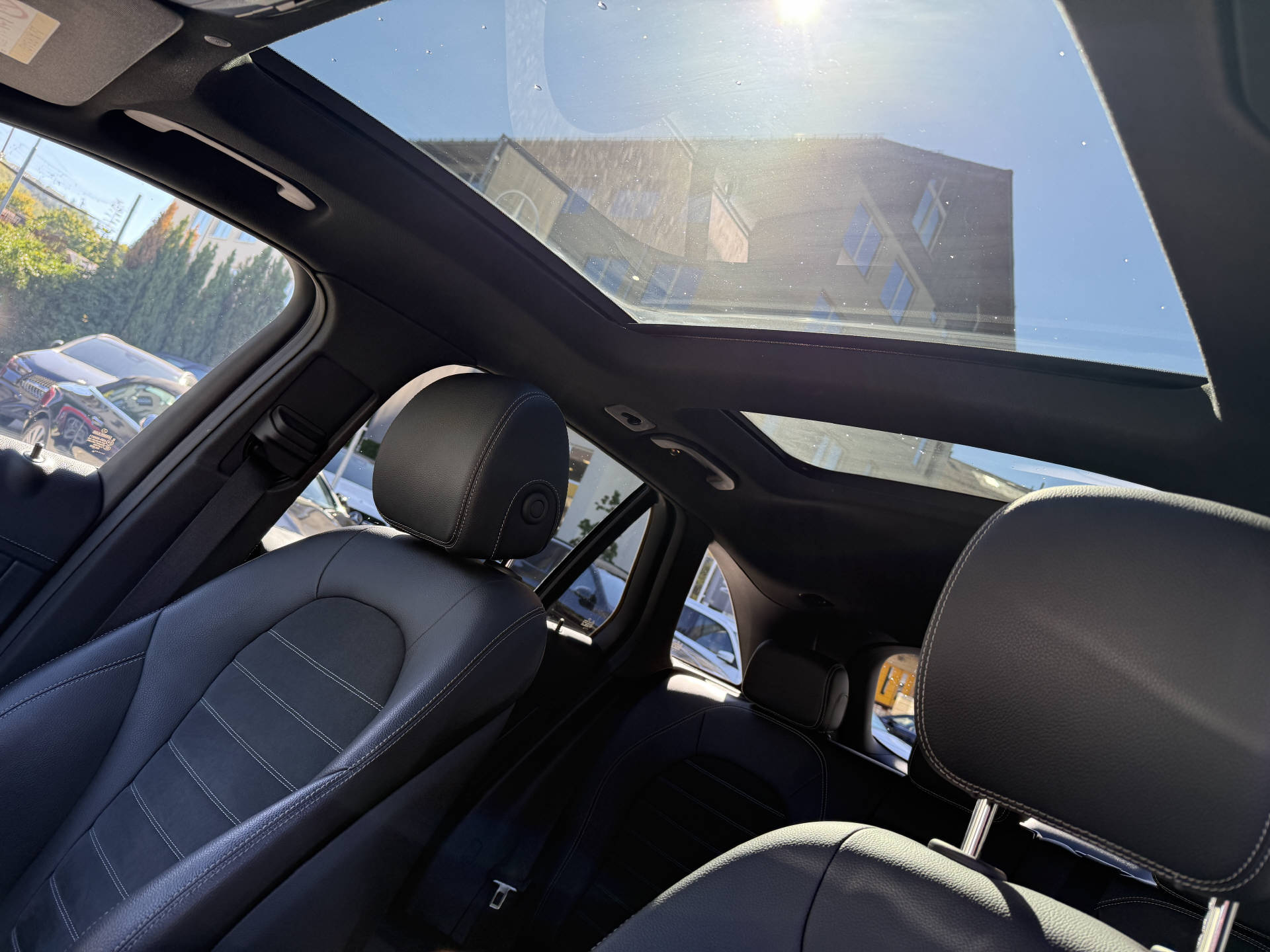 MERCEDES-BENZ GLC 300 d AMG Line 4m-image-13