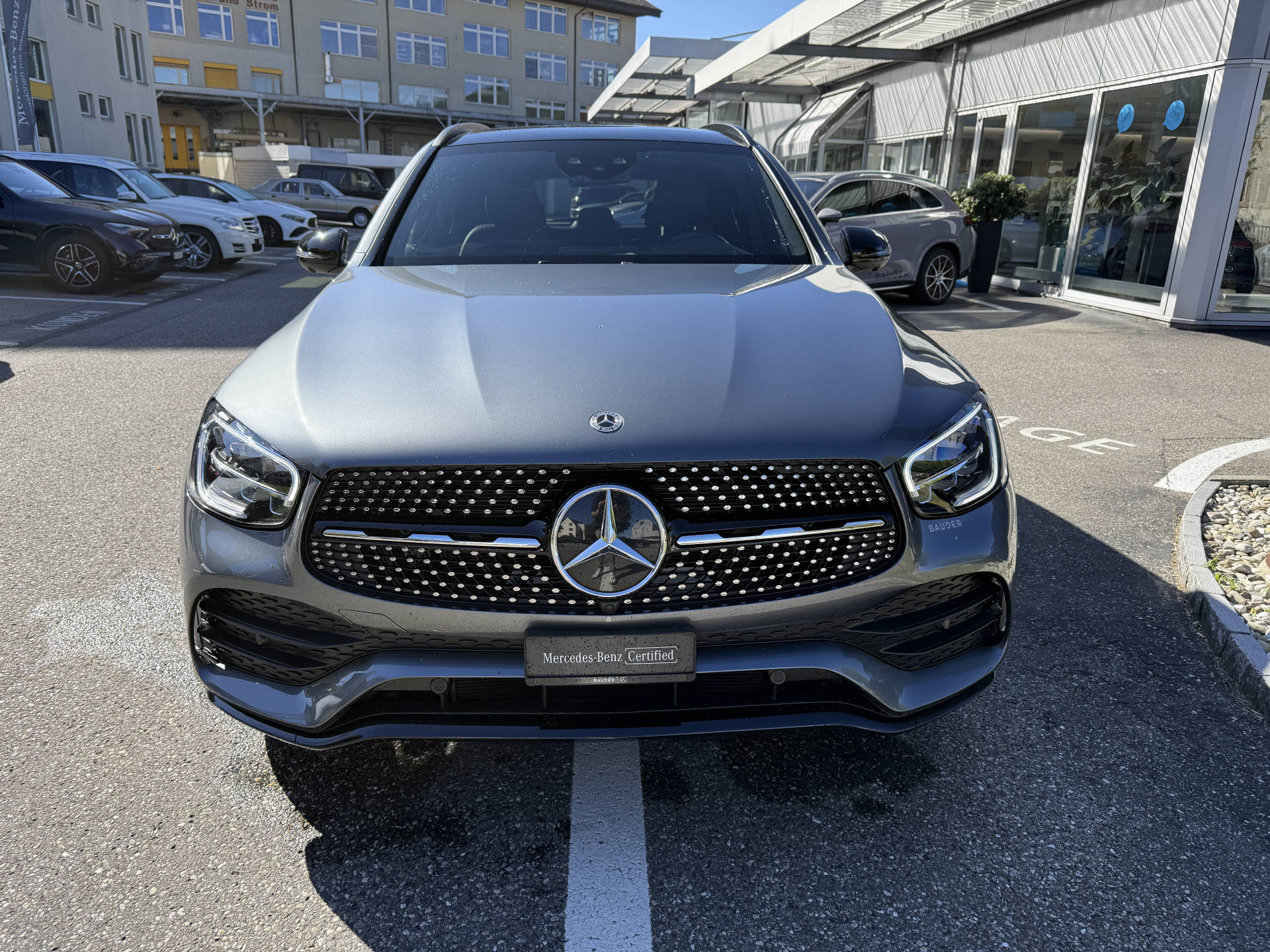 MERCEDES-BENZ GLC 300 d AMG Line 4m-image-1