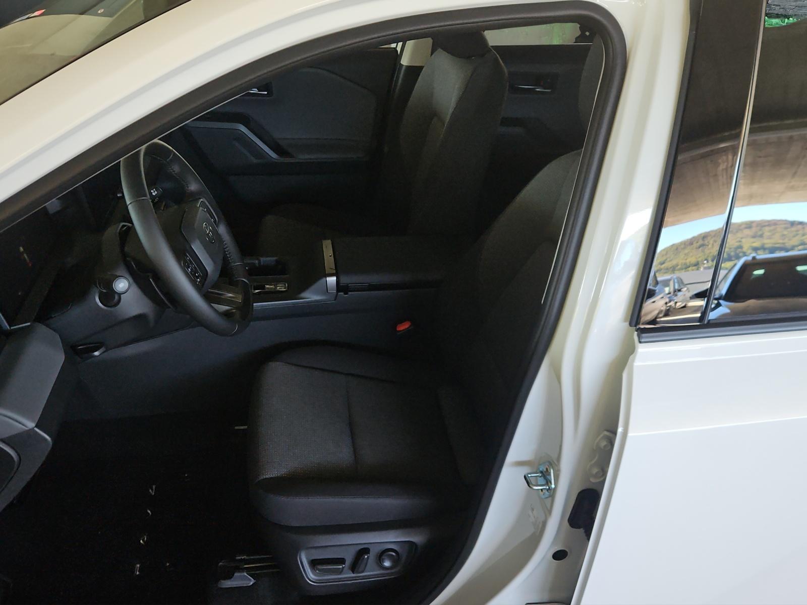 TOYOTA RAV4 2.5 Plug-In-Hybrid Trend-image-8