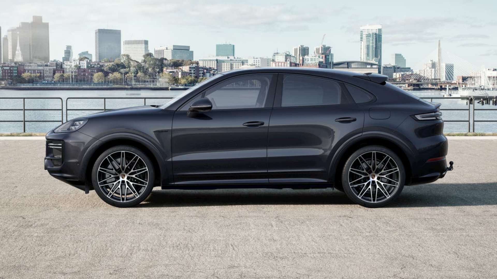 PORSCHE Cayenne Turbo E-Hybrid Coupé-image-1