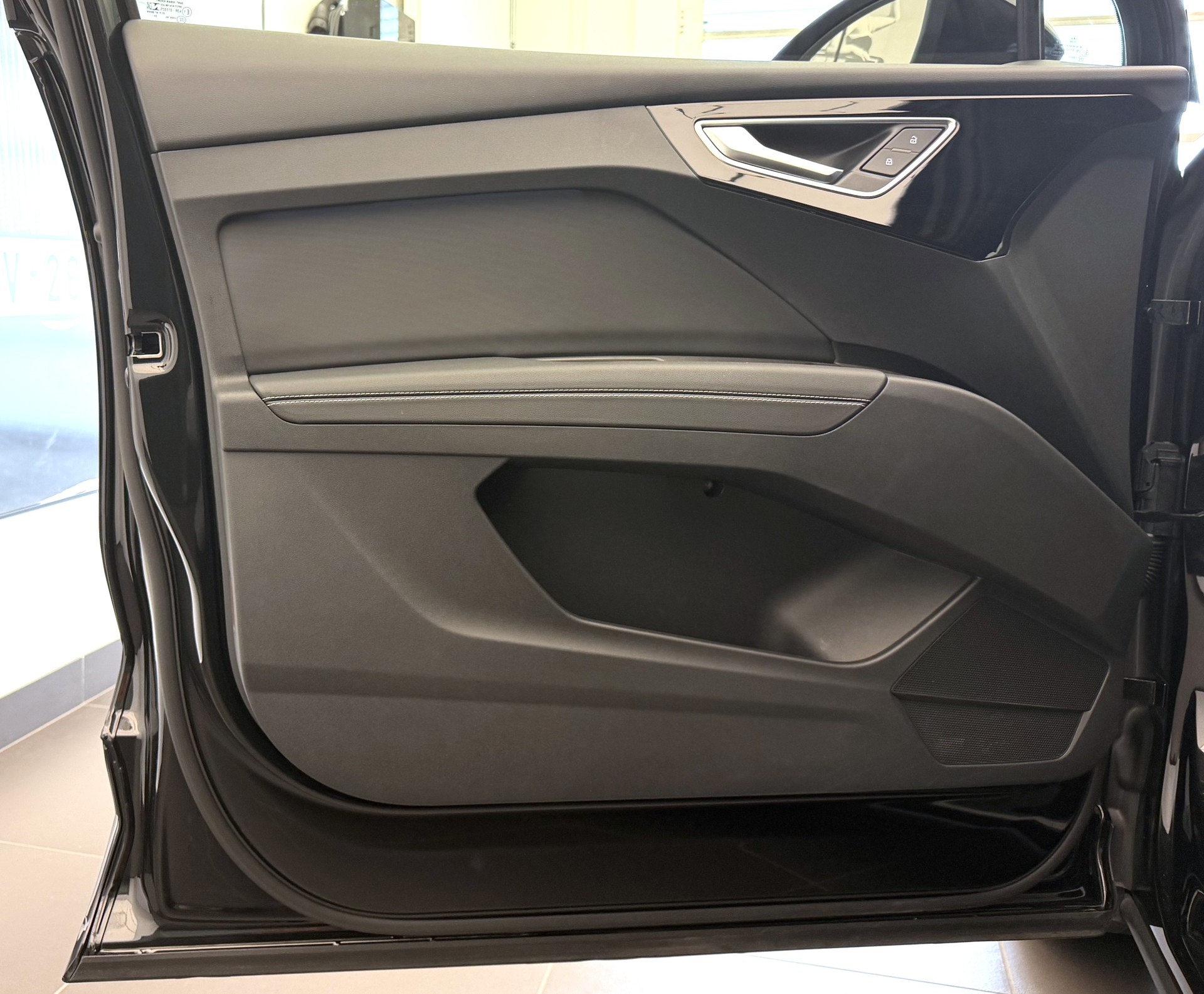 AUDI Q4 e-tron 50 quattro-image-3