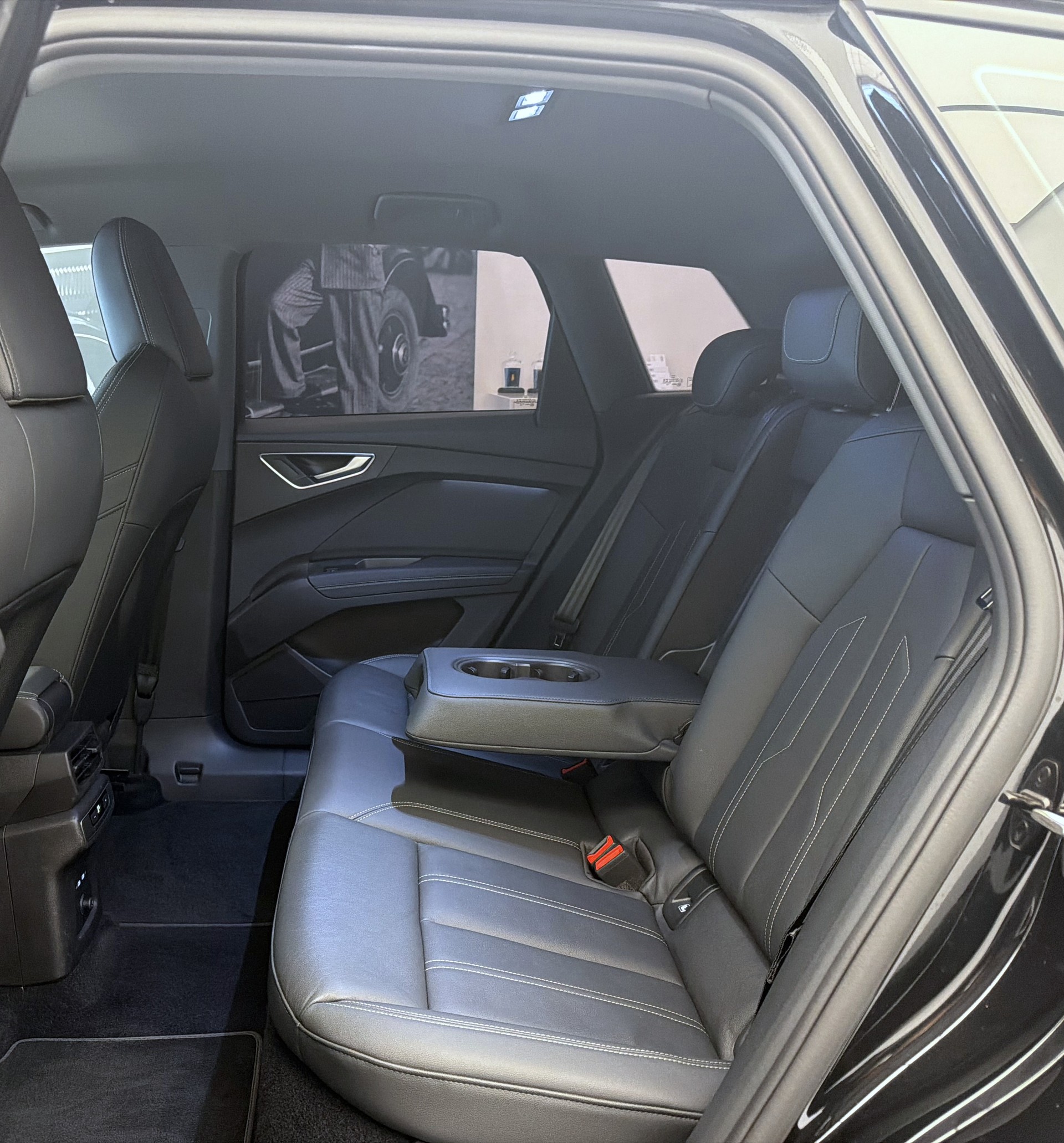 AUDI Q4 e-tron 50 quattro-image-21