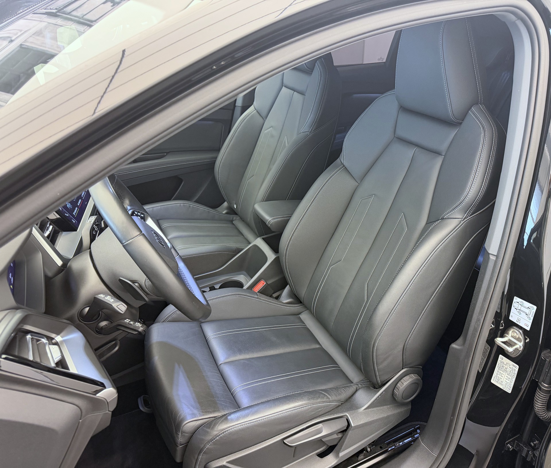 AUDI Q4 e-tron 50 quattro-image-5