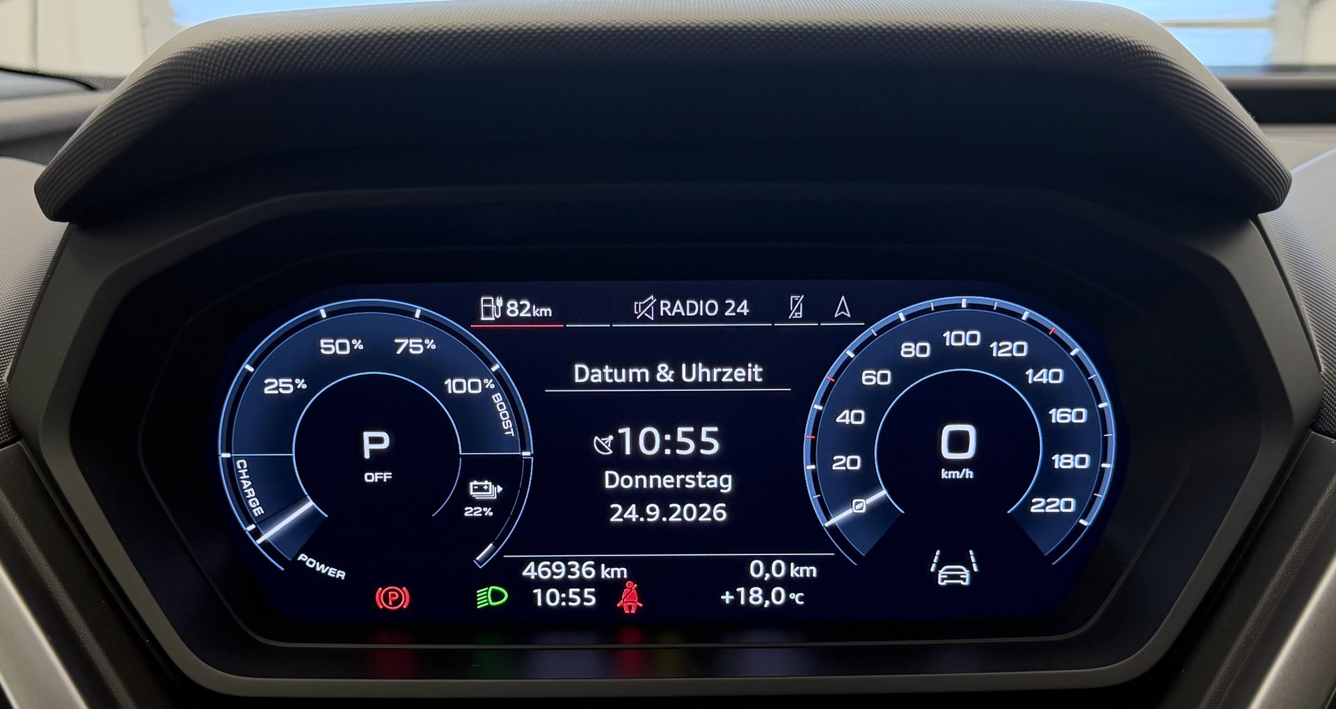 AUDI Q4 e-tron 50 quattro-image-9