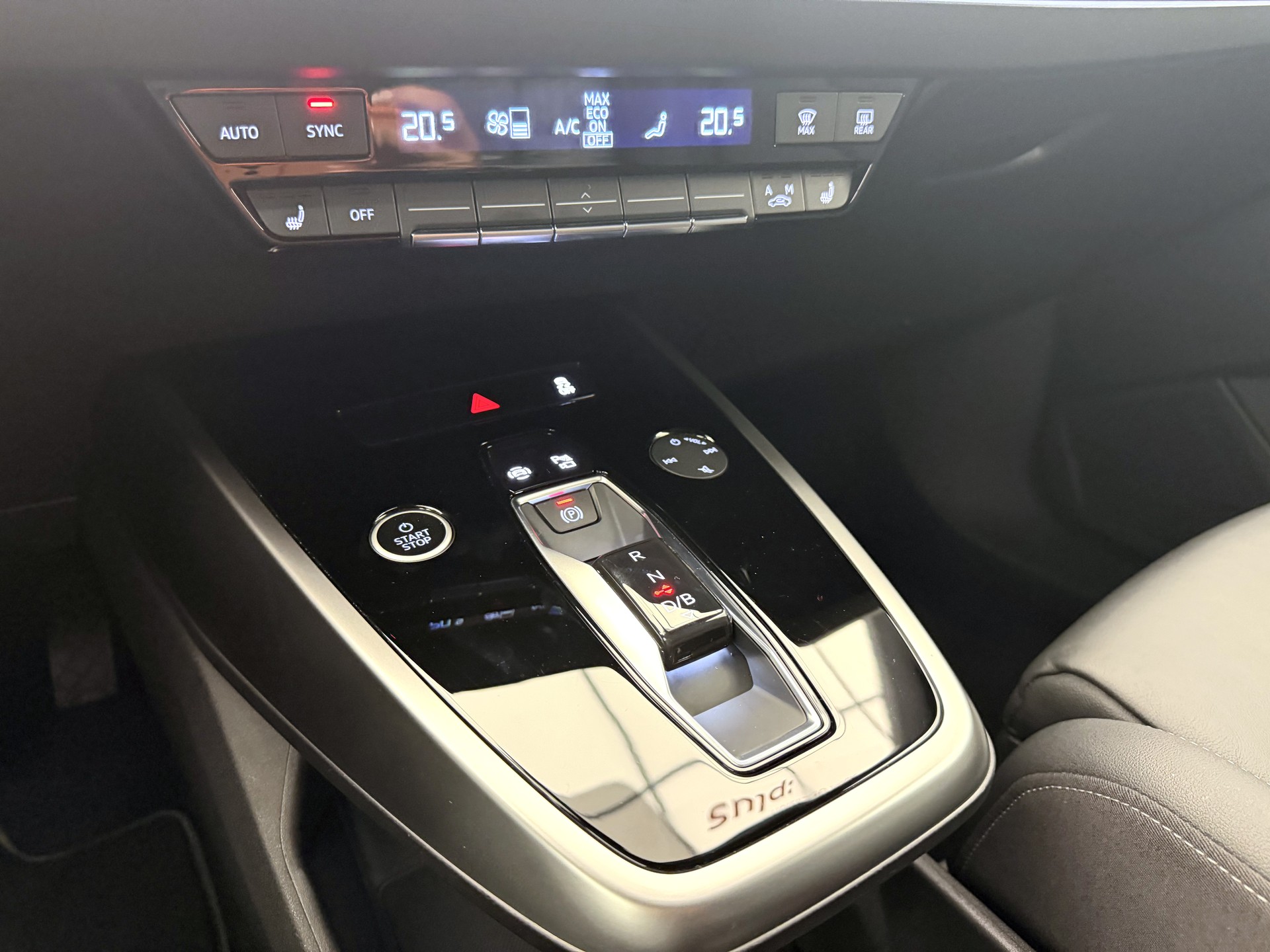 AUDI Q4 e-tron 50 quattro-image-14