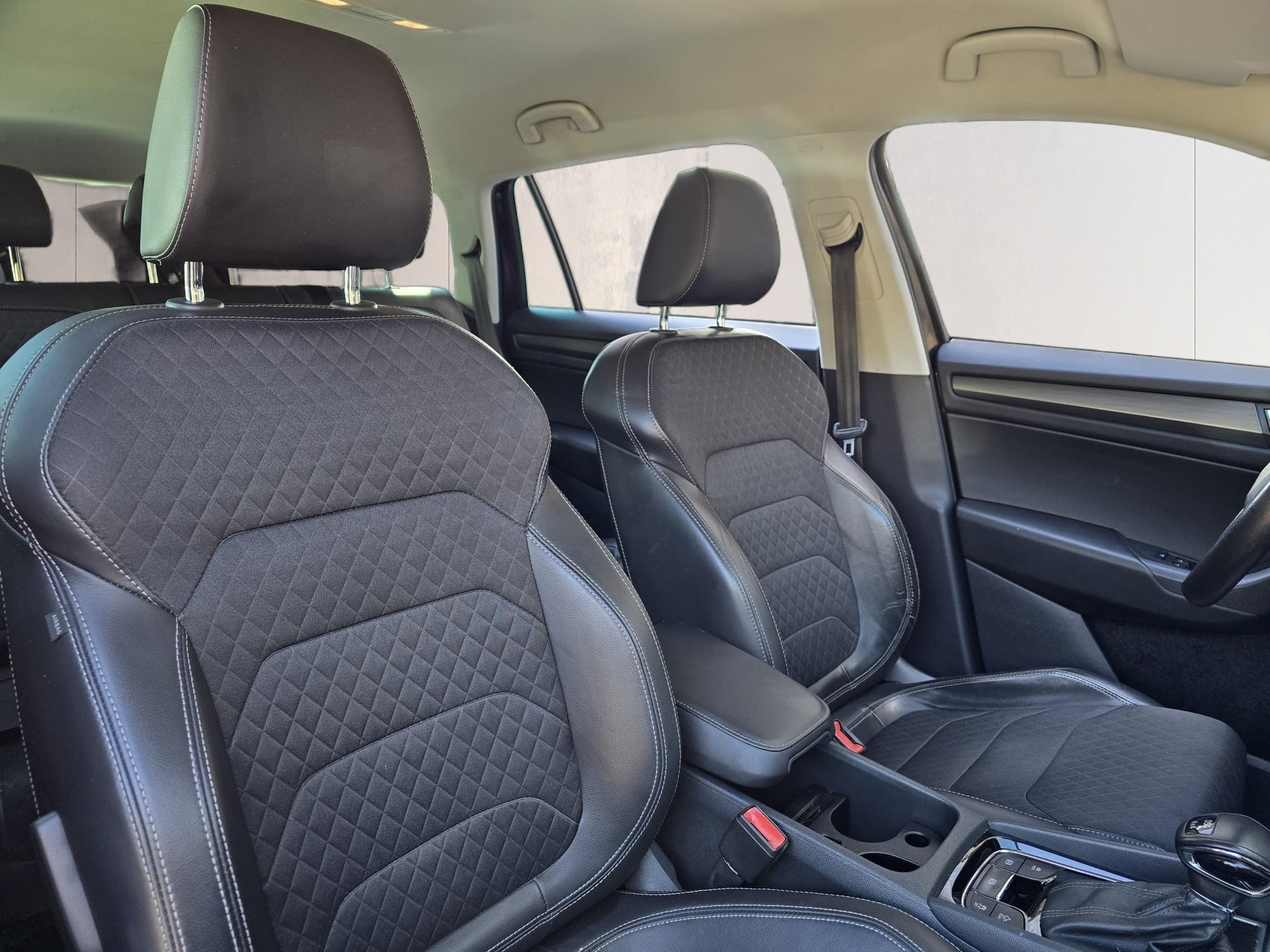 SKODA Kodiaq 2.0 TSI Ambition 4x4-image-17