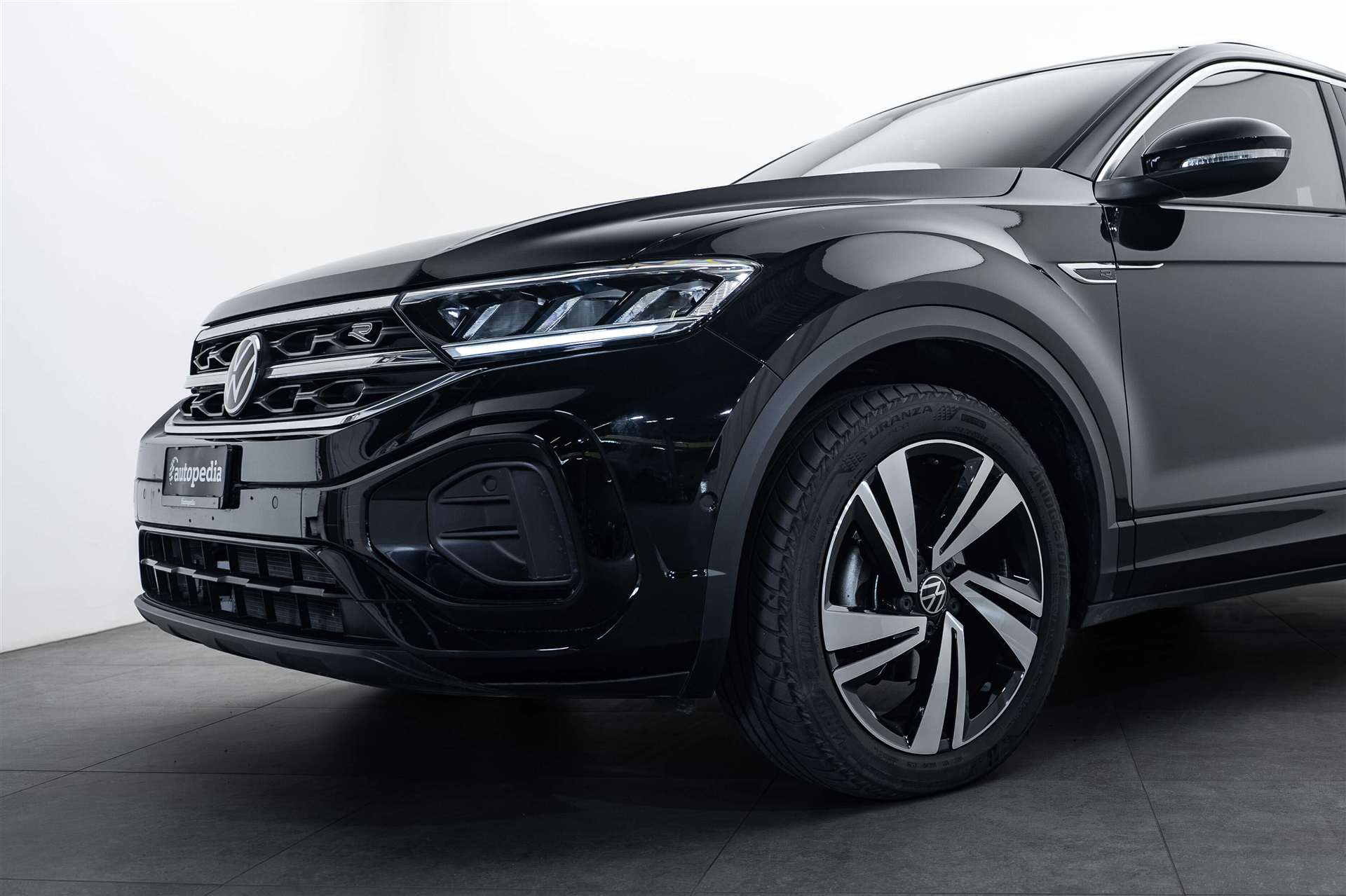 VW VW T-Roc 1.5 TSi EVO R-Line DSG-Automat-image-1