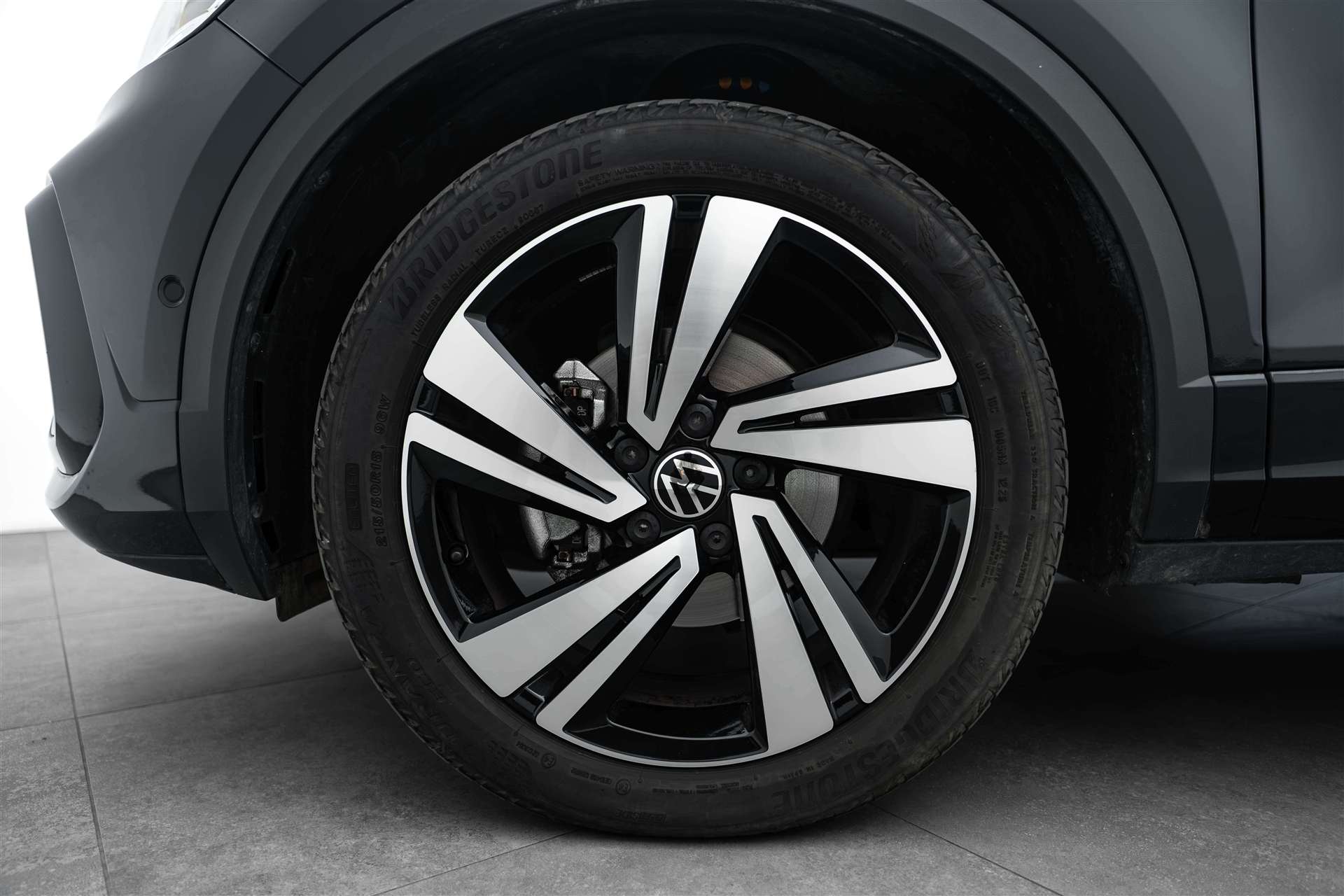 VW VW T-Roc 1.5 TSi EVO R-Line DSG-Automat-image-5