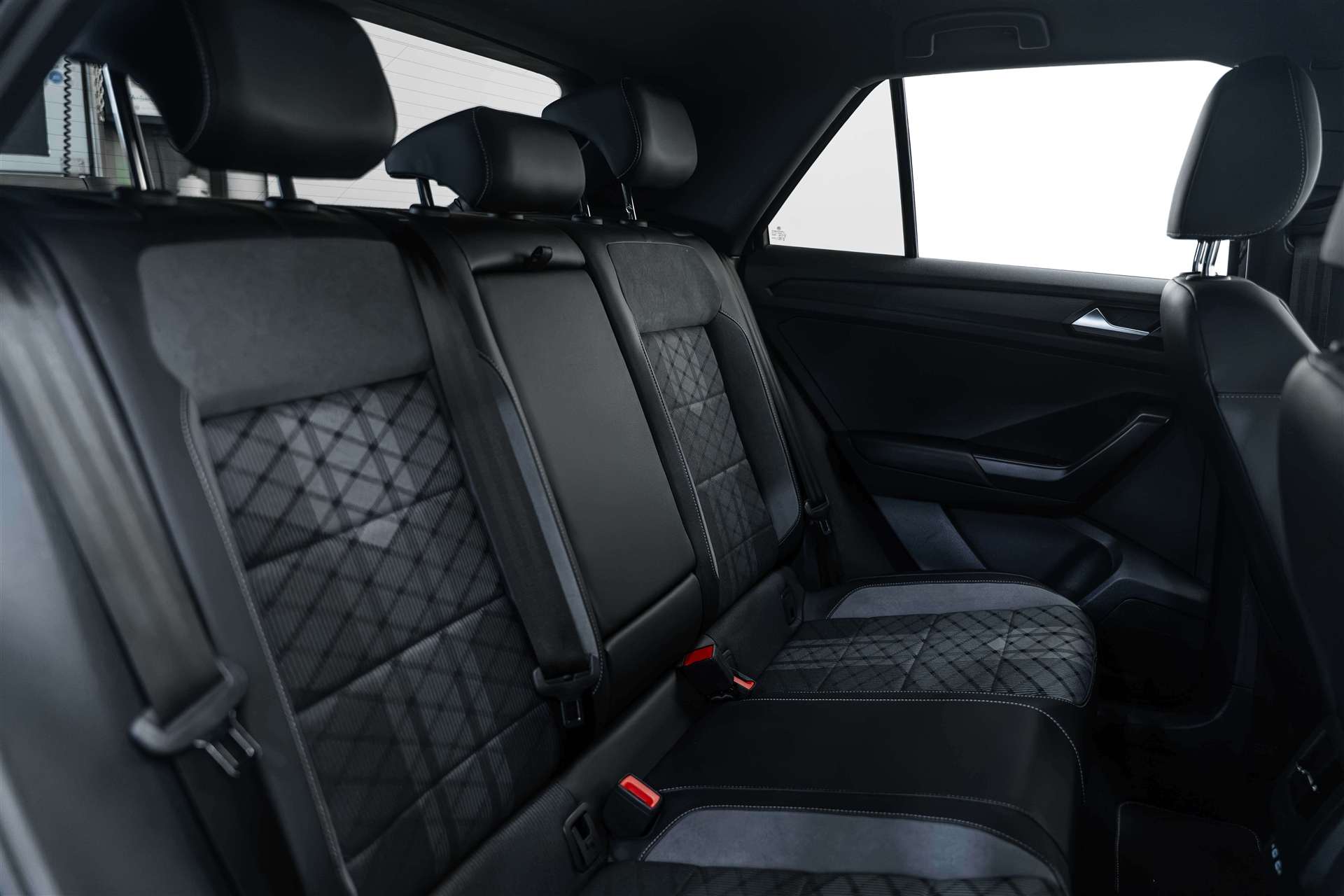 VW VW T-Roc 1.5 TSi EVO R-Line DSG-Automat-image-13