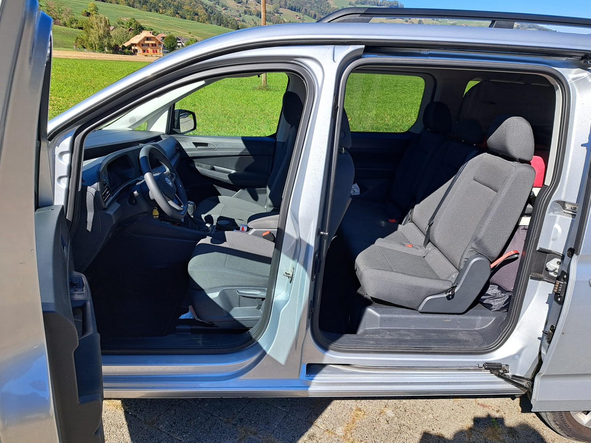 VW 2.0 TDI 122 California Spirit-image-11