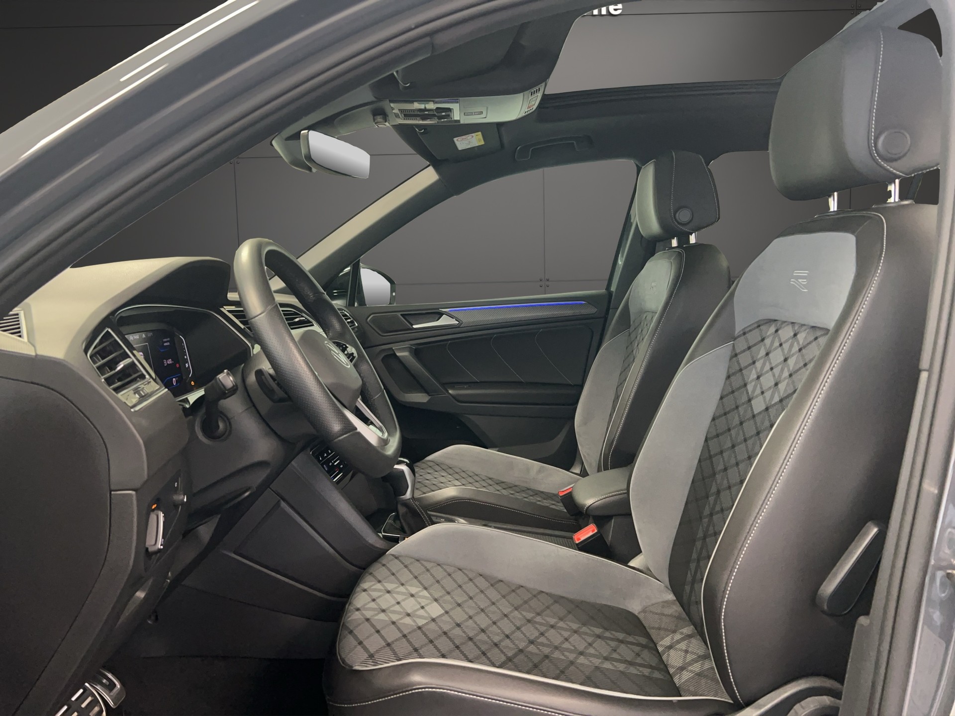 VW Tiguan 2.0TSI R-Line 4Motion DSG-image-5