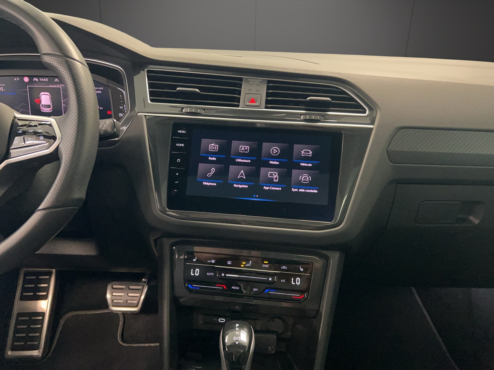 VW Tiguan 2.0TSI R-Line 4Motion DSG-image-10