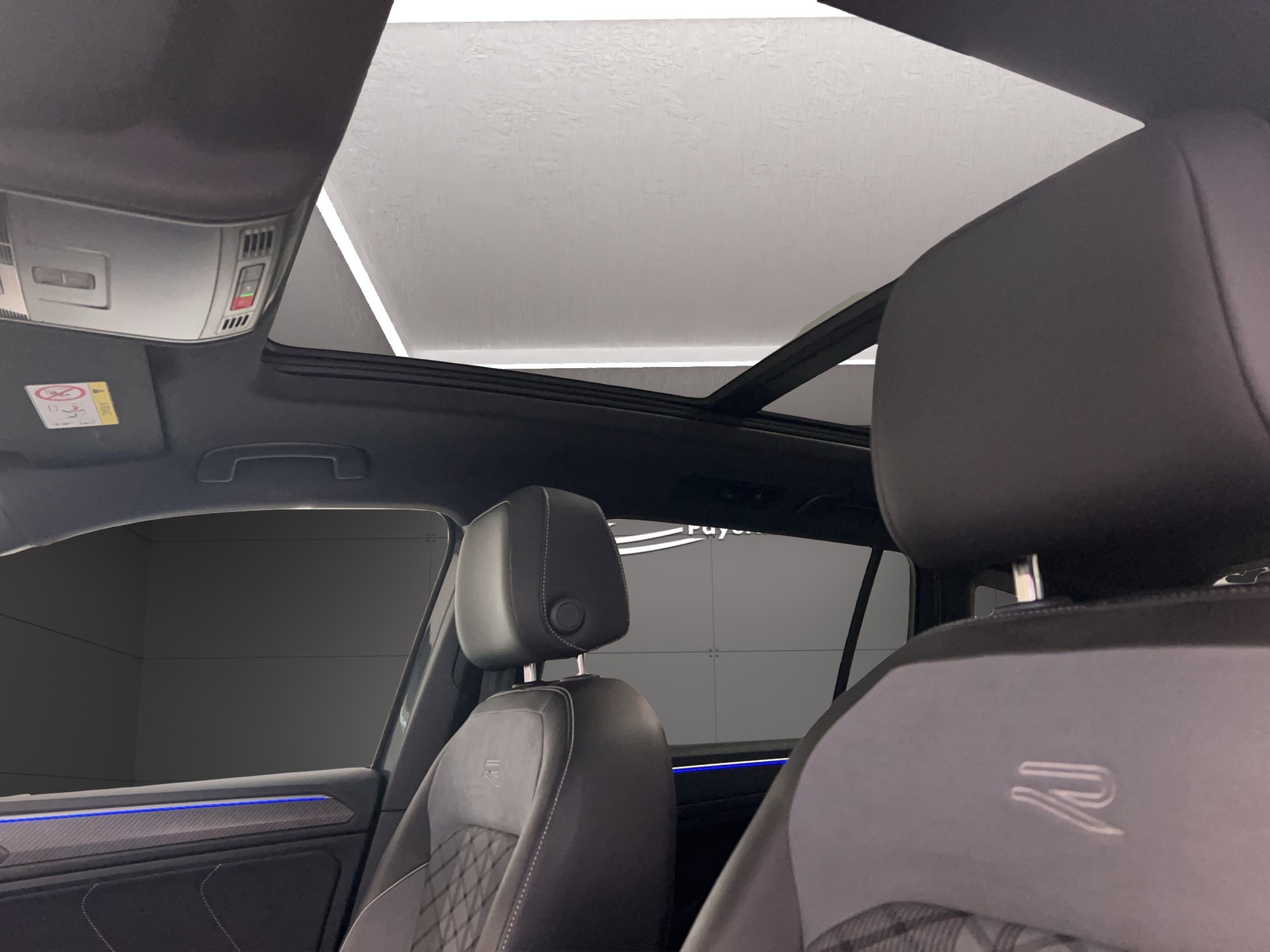 VW Tiguan 2.0TSI R-Line 4Motion DSG-image-13