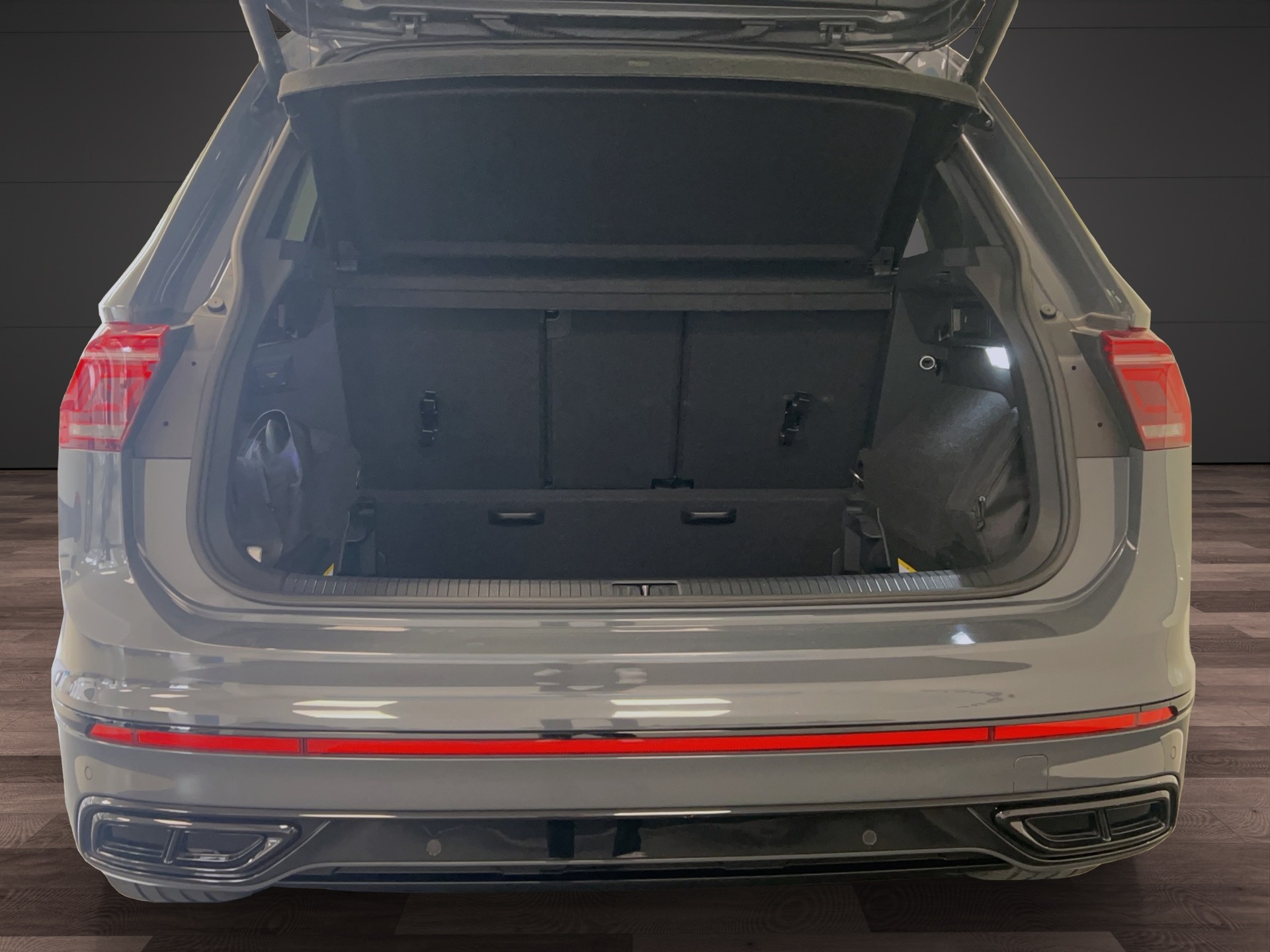 VW Tiguan 2.0TSI R-Line 4Motion DSG-image-12