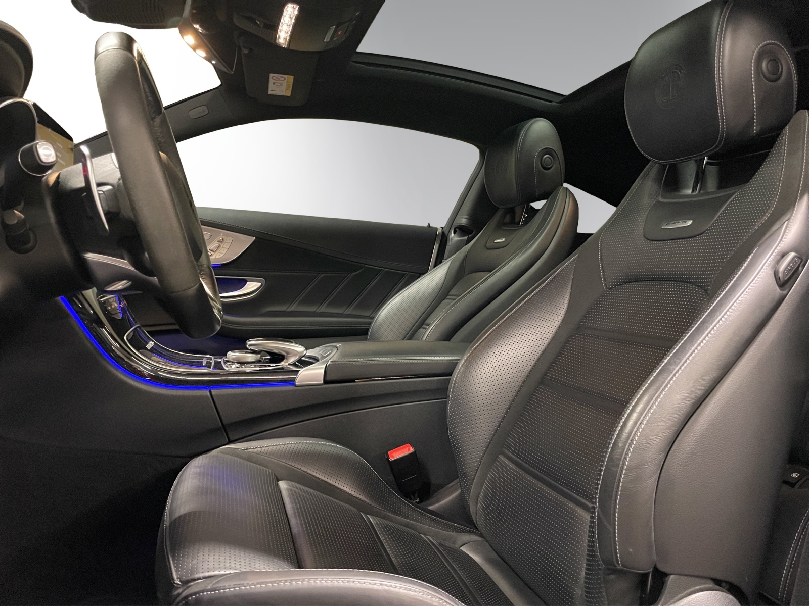 MERCEDES-BENZ C 63 AMG-image-8