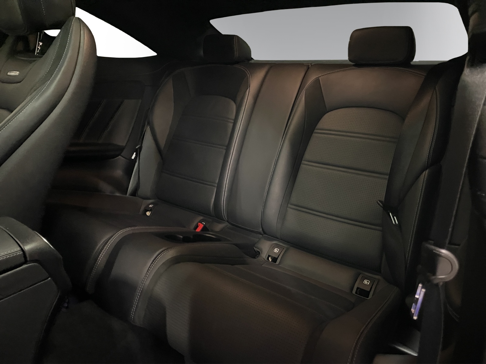 MERCEDES-BENZ C 63 AMG-image-9