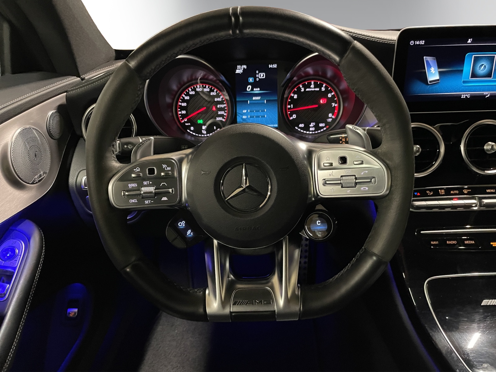 MERCEDES-BENZ C 63 AMG-image-12