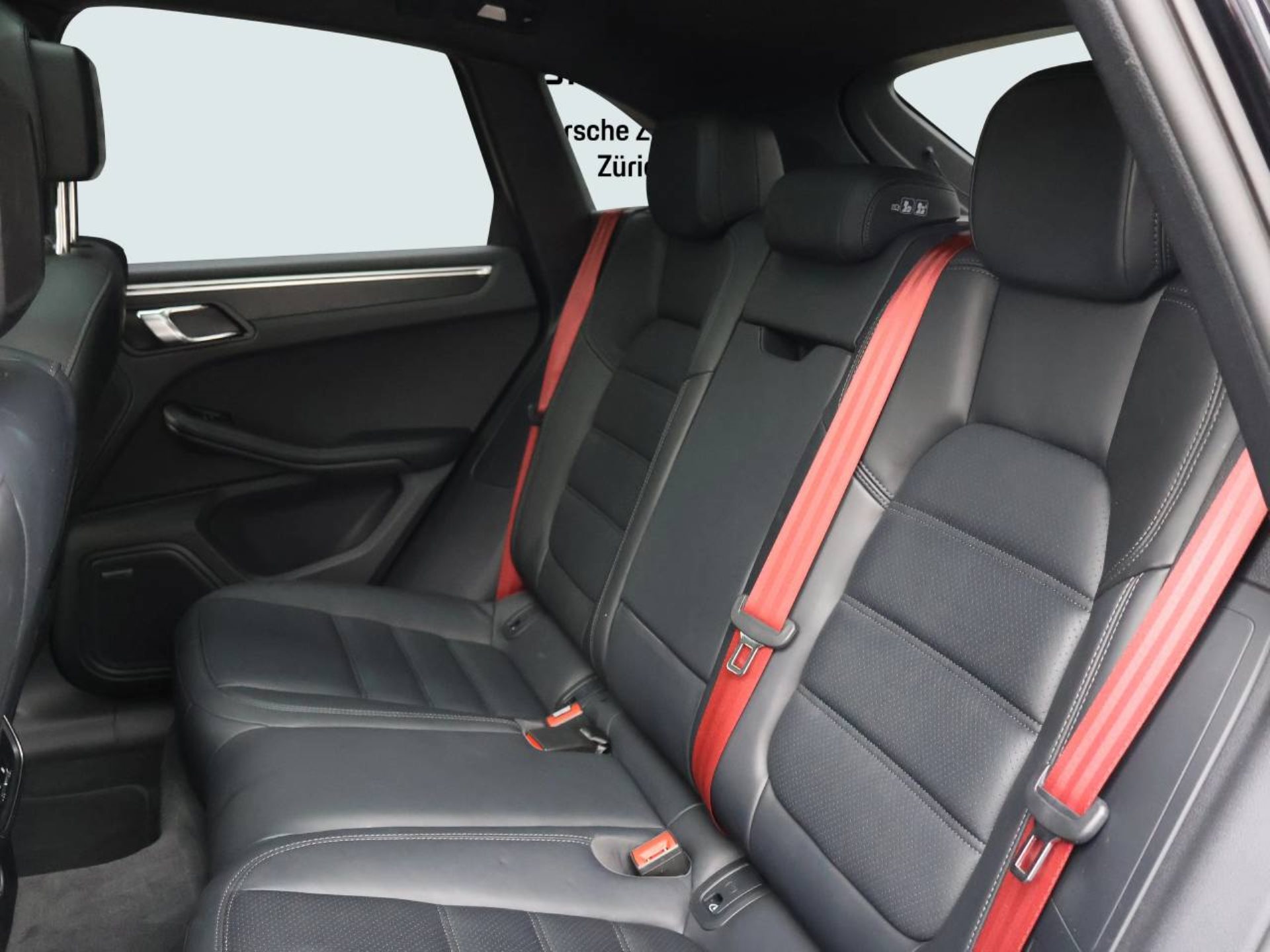 PORSCHE Macan GTS-image-11
