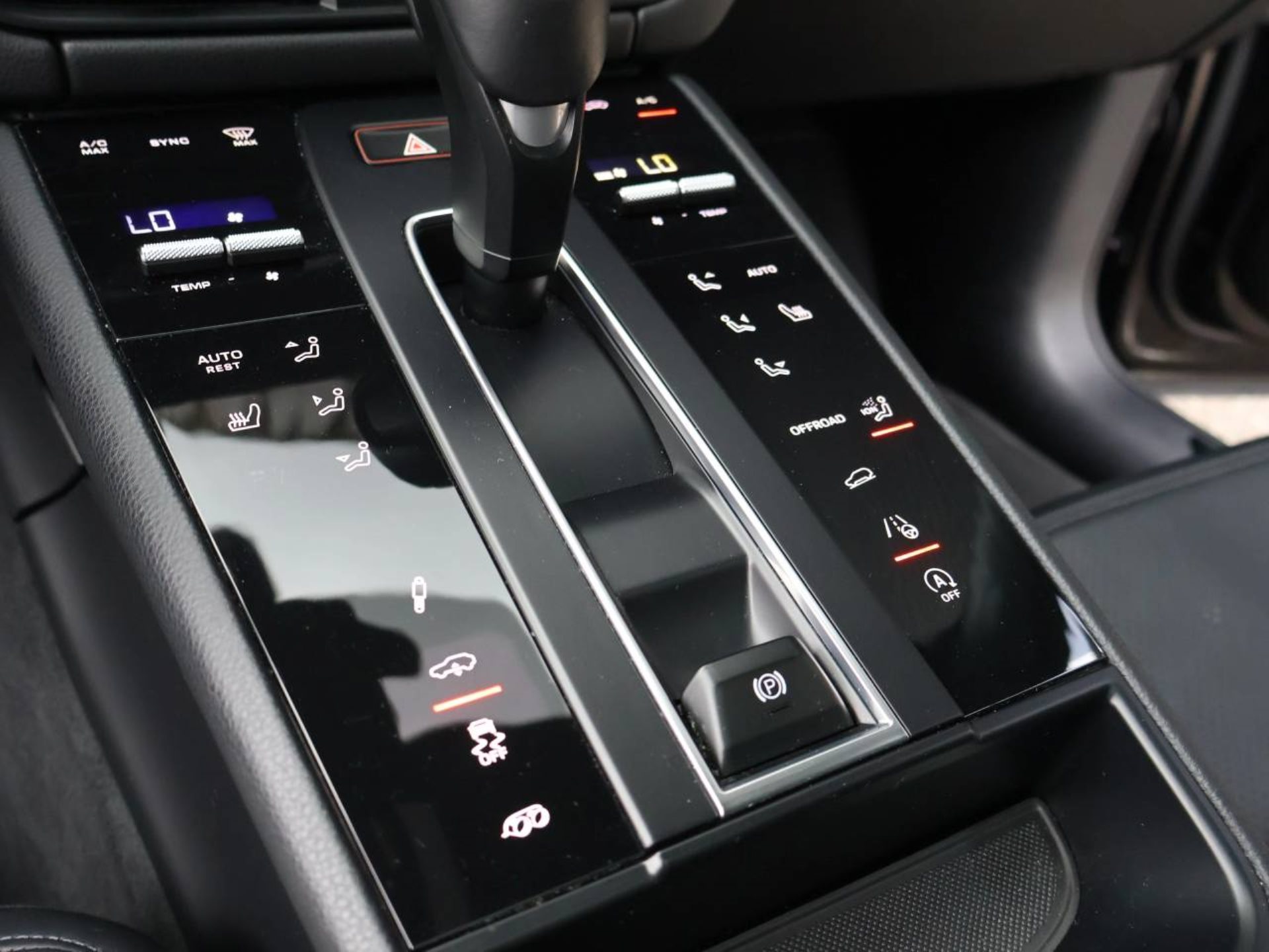 PORSCHE Macan GTS-image-20