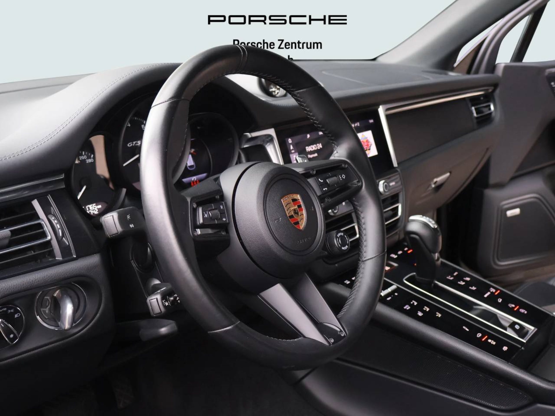 PORSCHE Macan GTS-image-14