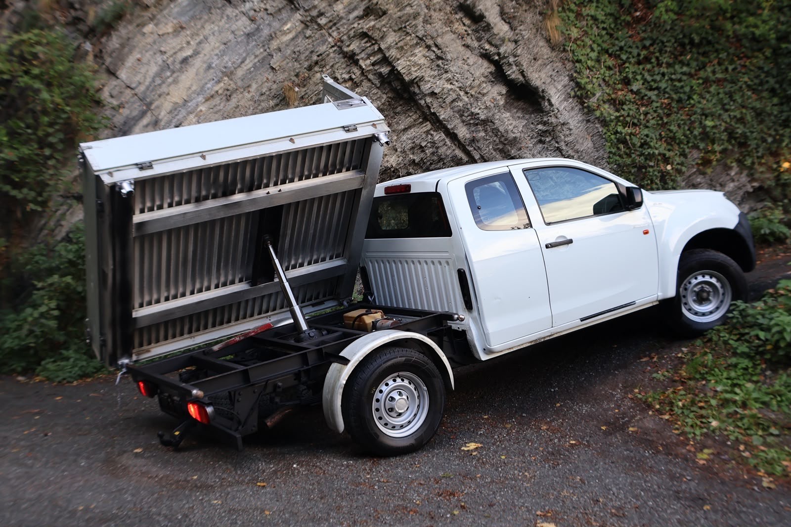 ISUZU D-MAX-image-6