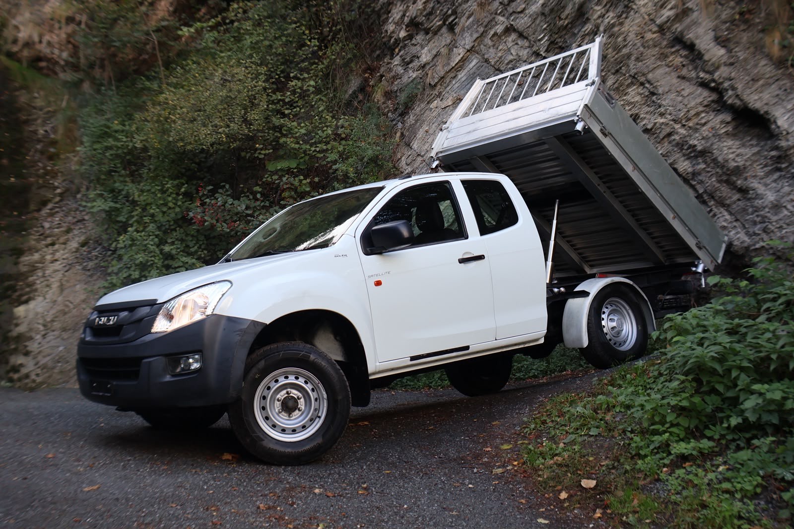 ISUZU D-MAX-image-0