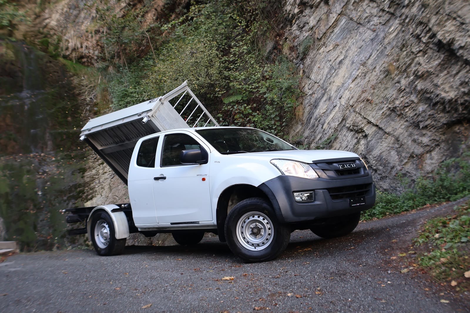 ISUZU D-MAX-image-2