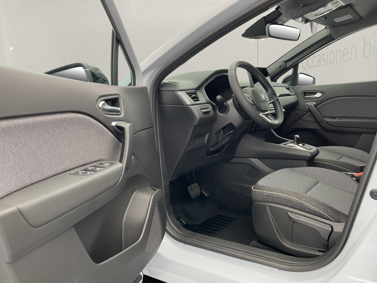 RENAULT Captur 1.3 TCe 140 techno EDC-image-6