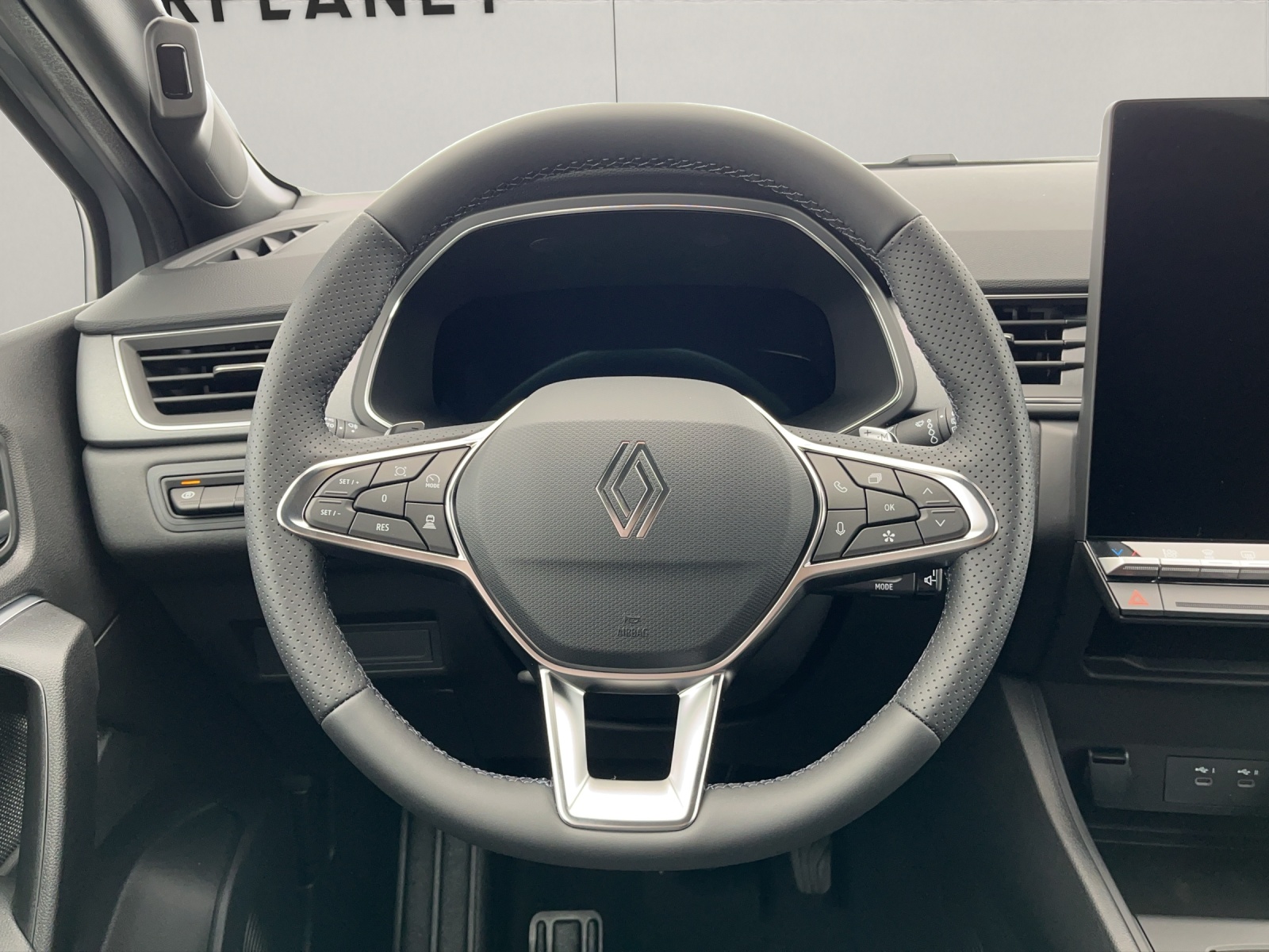 RENAULT Captur 1.3 TCe 140 techno EDC-image-9