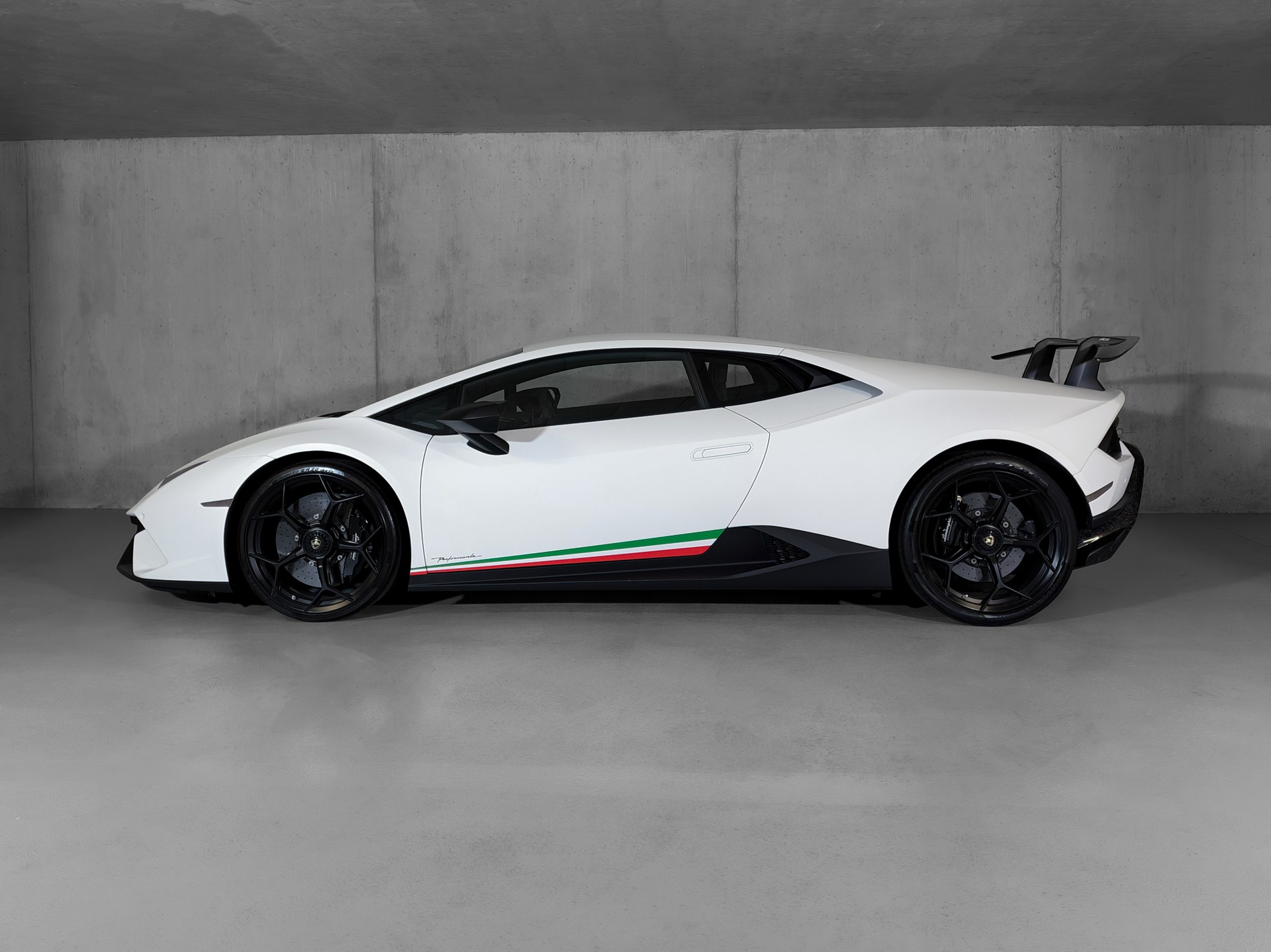 LAMBORGHINI Huracan LP640-4 Coupé Performante DCT-image-1