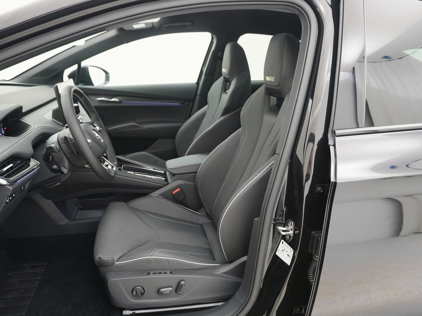 SKODA Enyaq iV Coupé RS 80 4x4 Suite-image-12