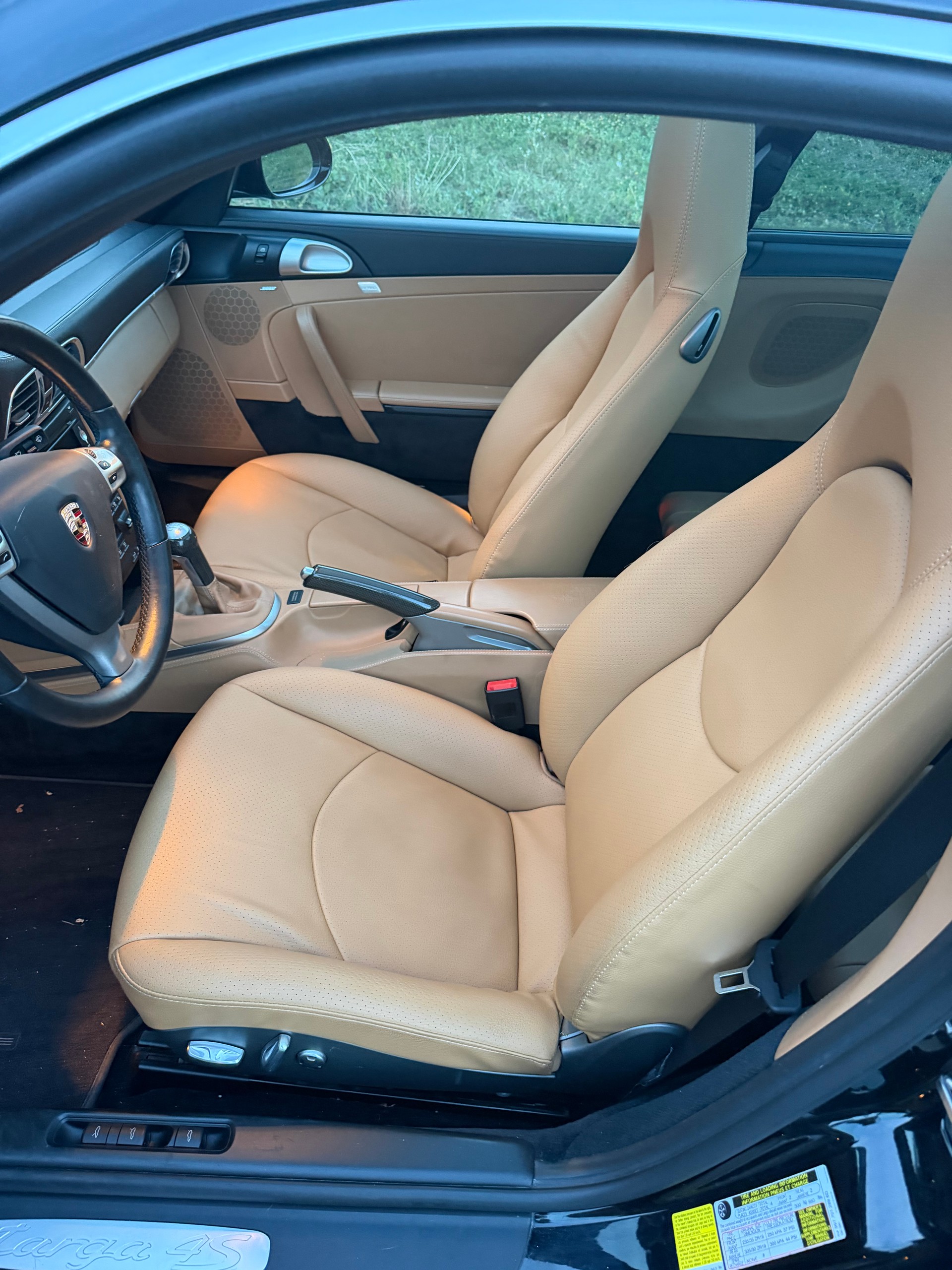 PORSCHE 911 TARGA 4S-image-4