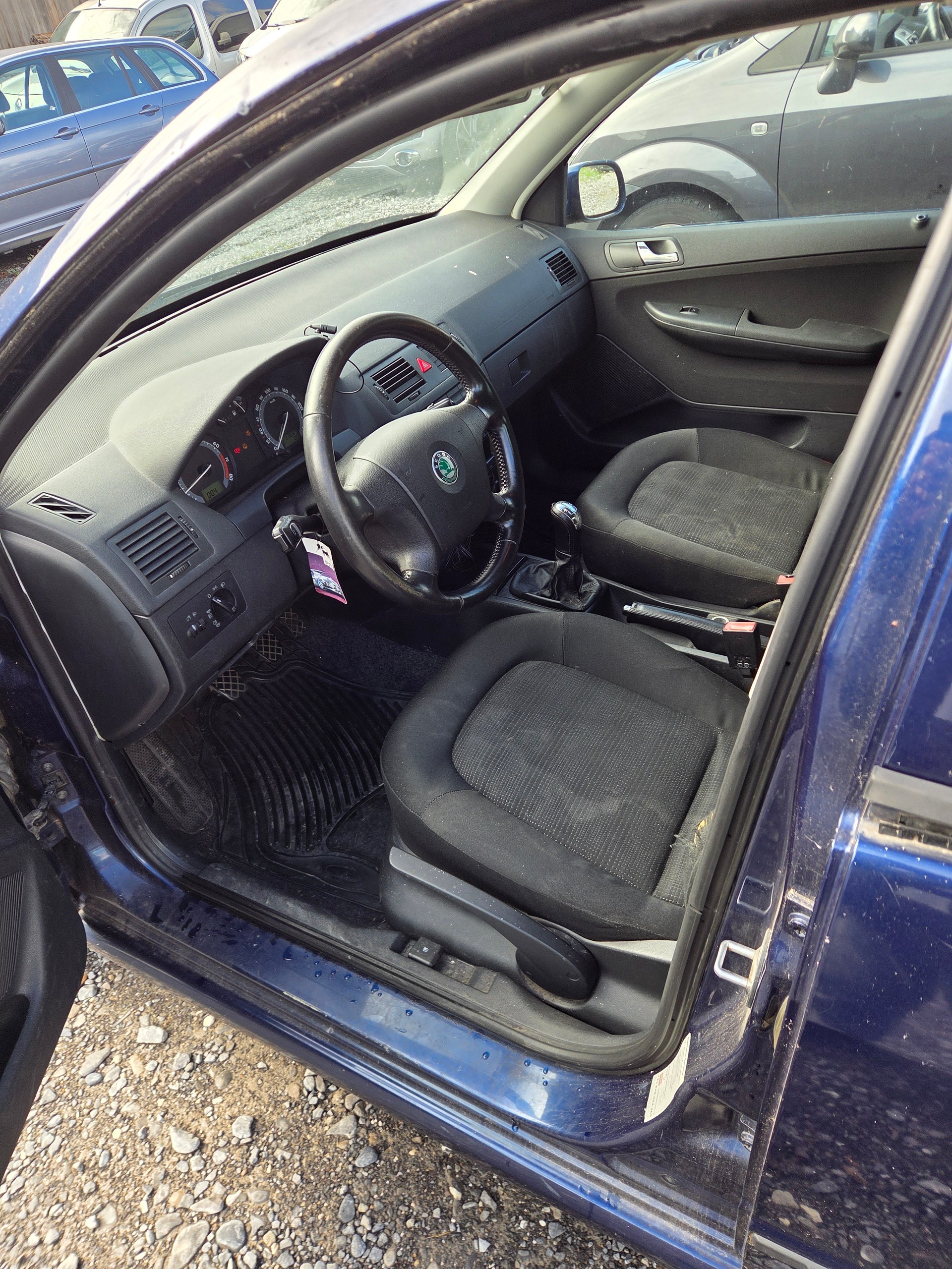 SKODA Fabia 2.0 Elegance-image-6