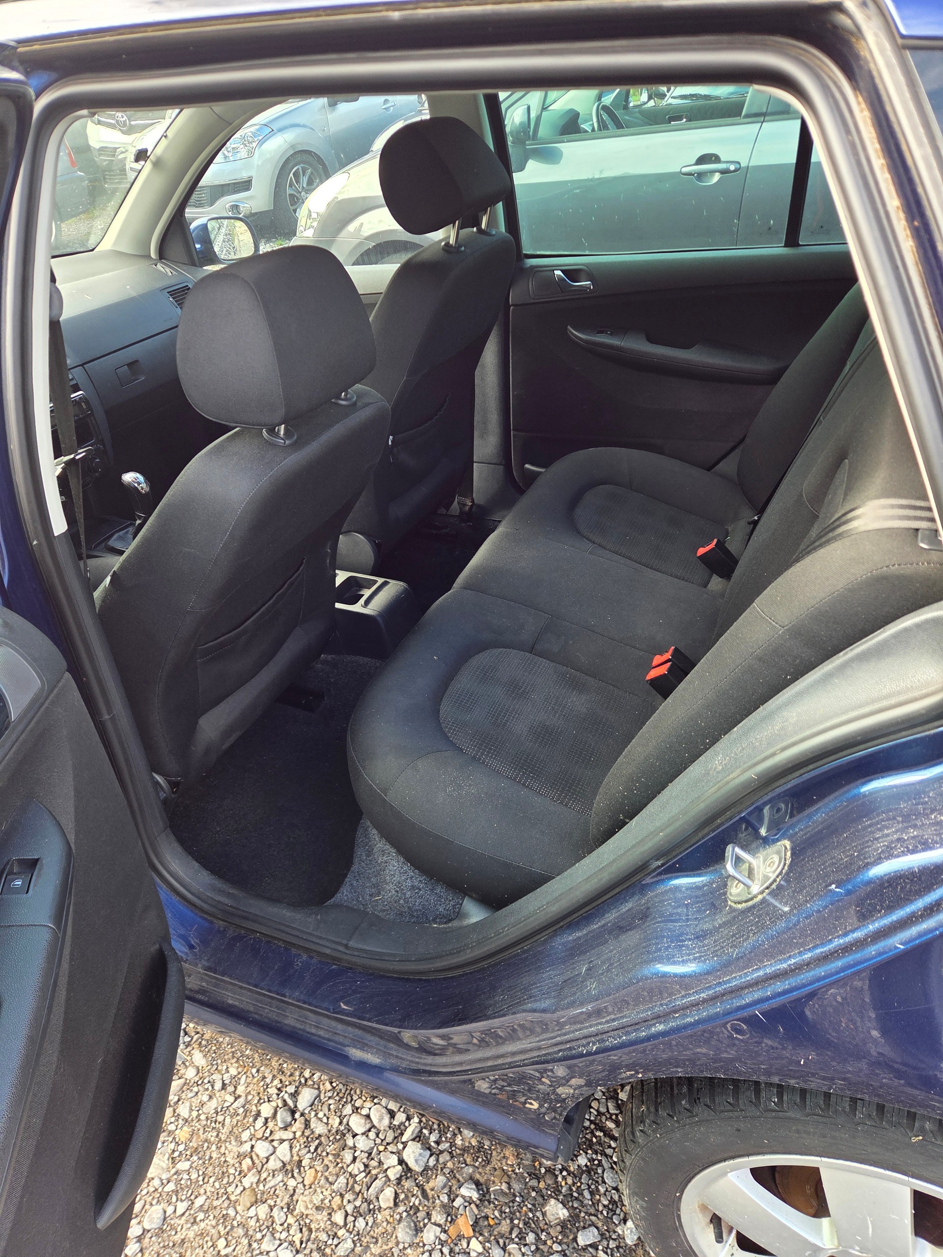 SKODA Fabia 2.0 Elegance-image-5