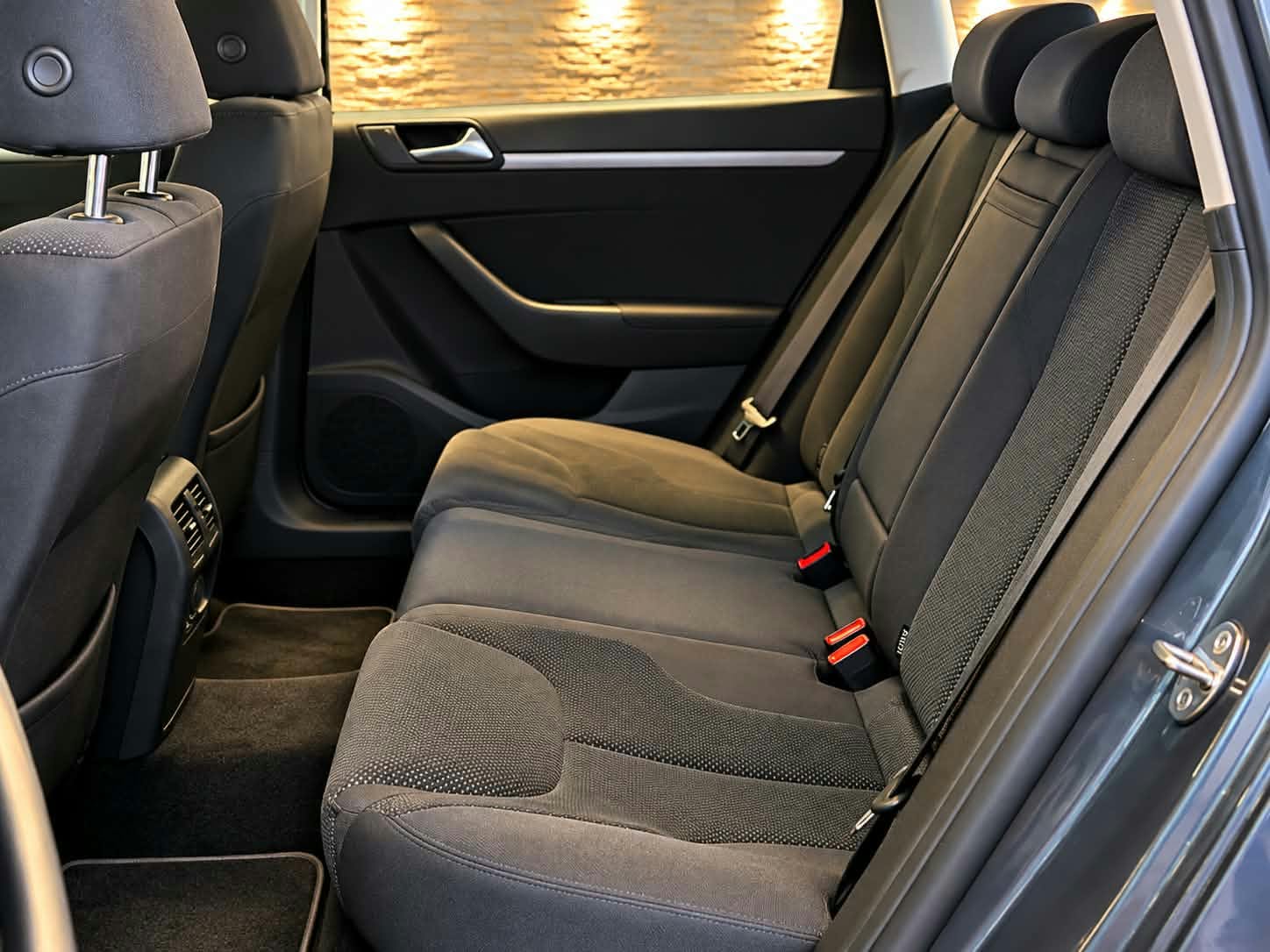 VW Passat Variant 1.8 TSI Comfortline DSG-image-16