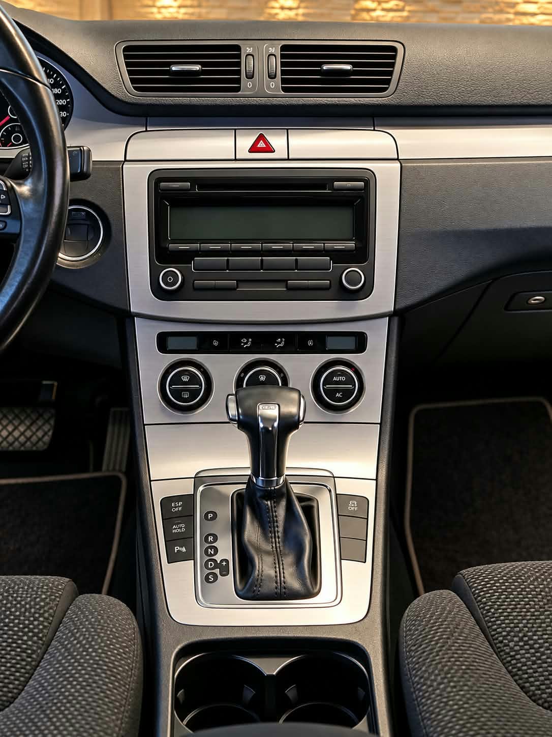 VW Passat Variant 1.8 TSI Comfortline DSG-image-12