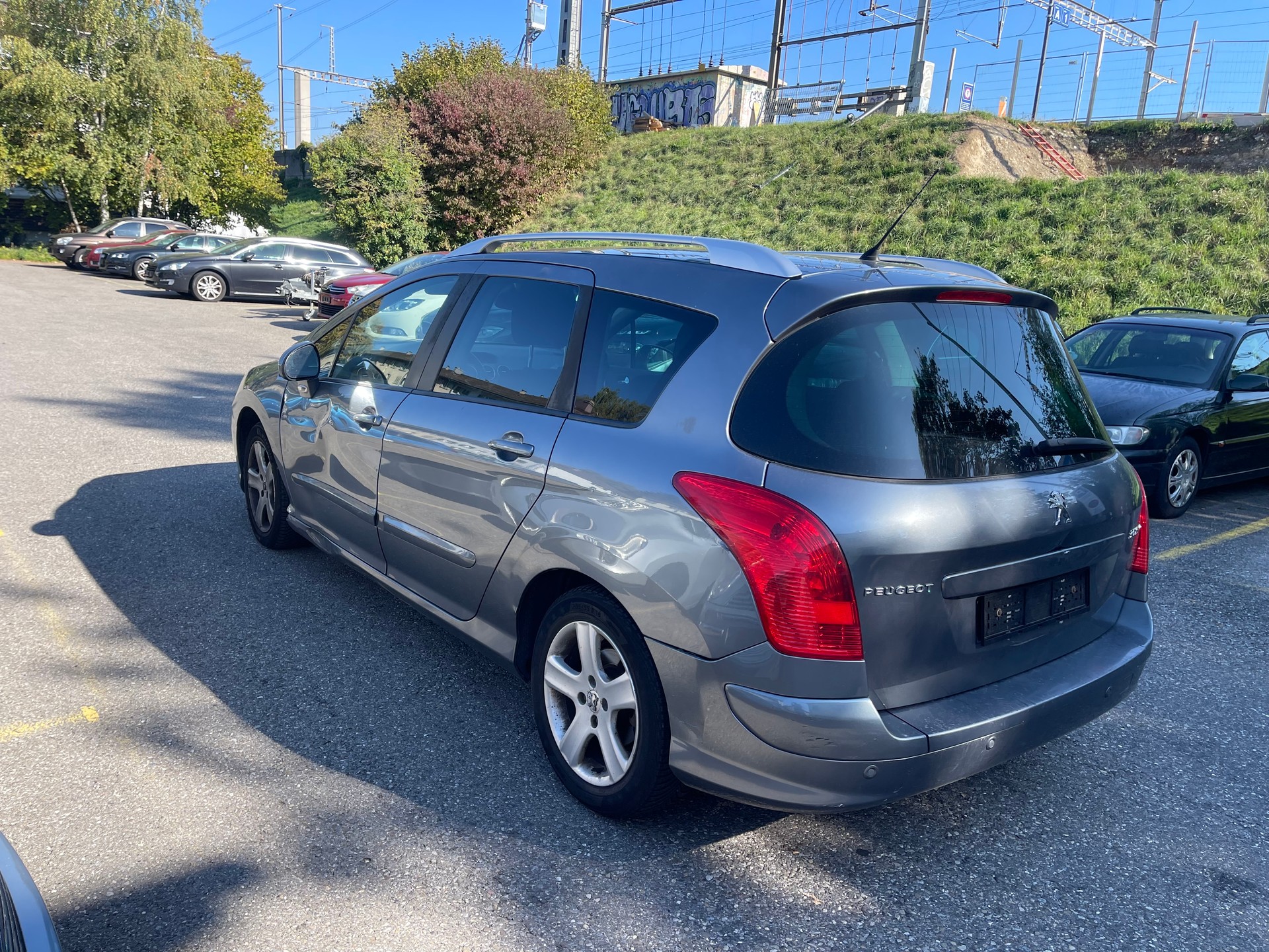 PEUGEOT 308 SW 1.6 16V Turbo Millesim 200 Automatic-image-1