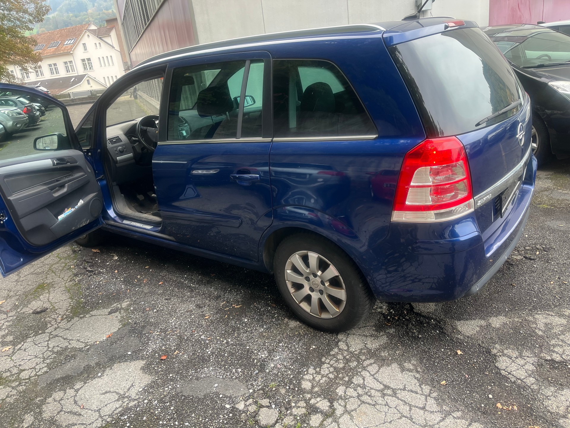 OPEL Zafira 1.8i 16V Cosmo-image-3