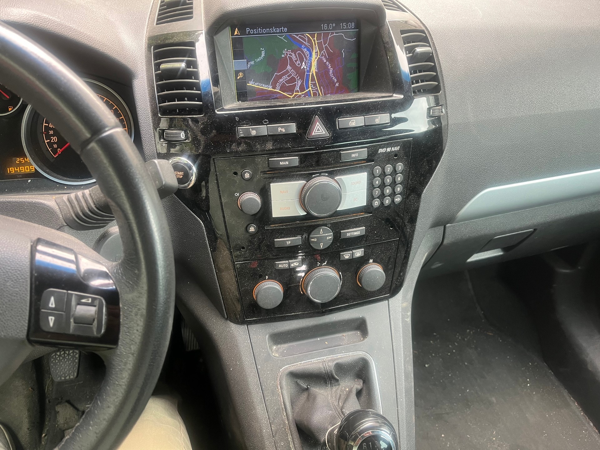 OPEL Zafira 1.8i 16V Cosmo-image-9
