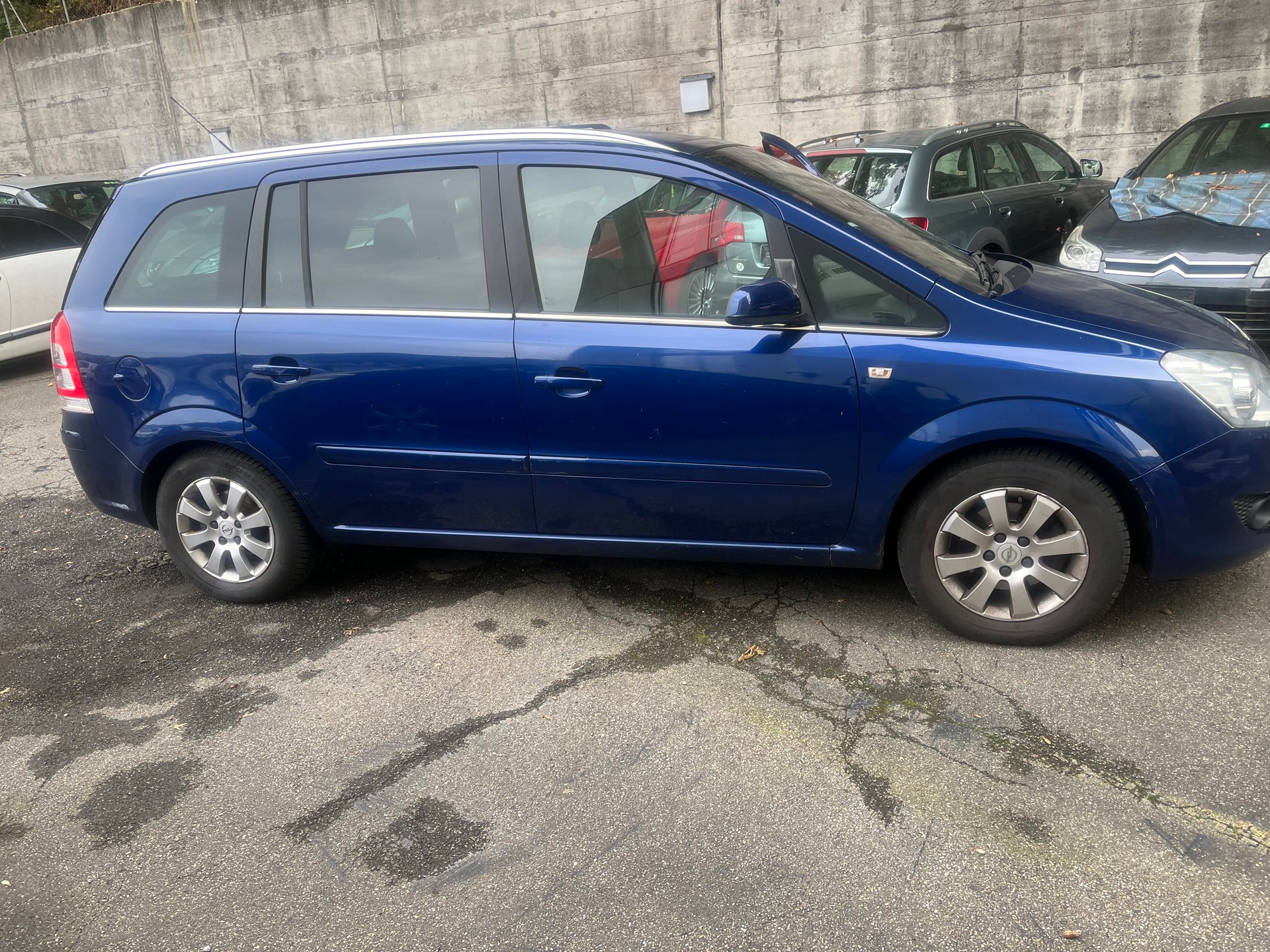 OPEL Zafira 1.8i 16V Cosmo-image-1