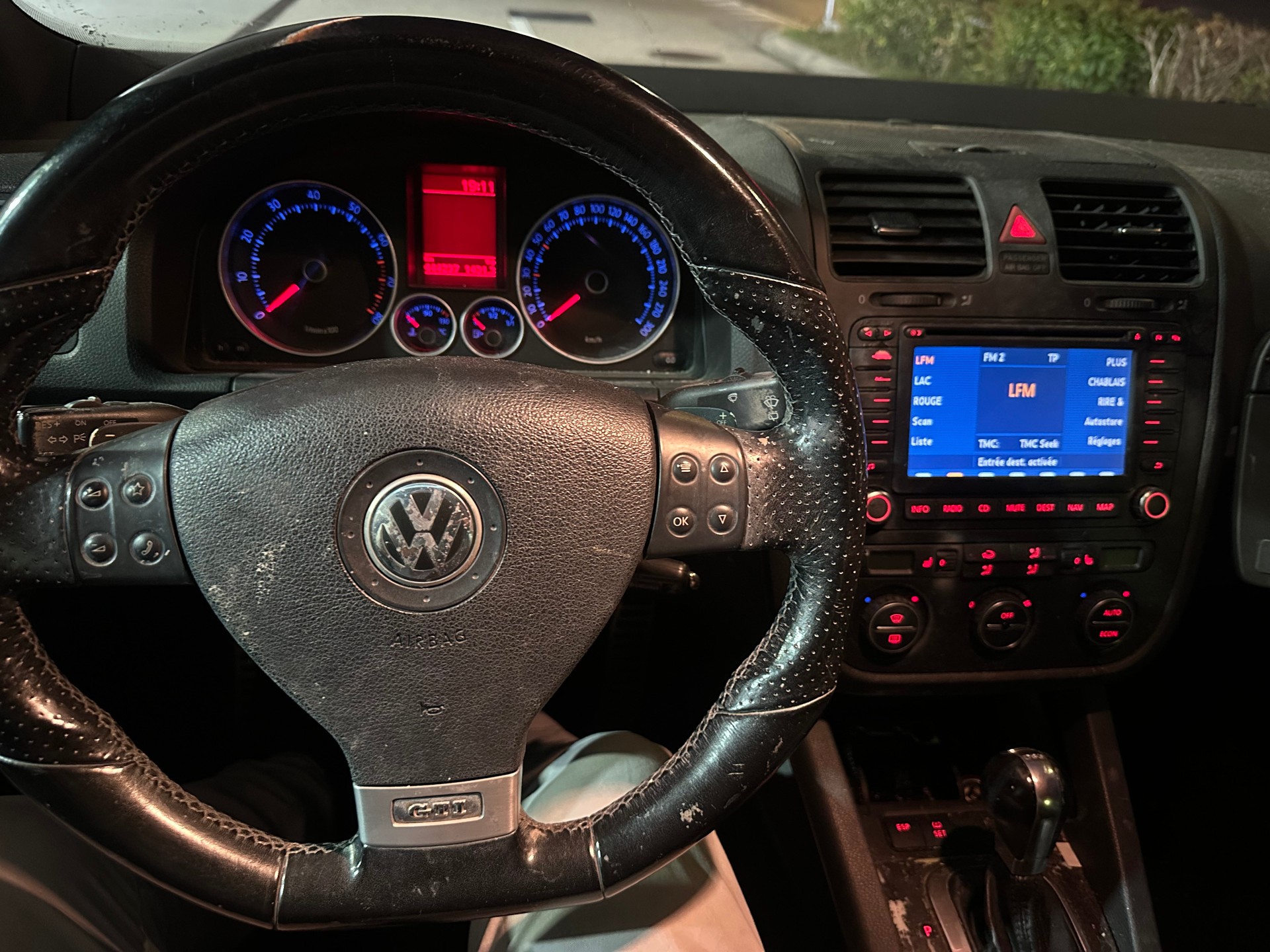 VW GOLF-image-13
