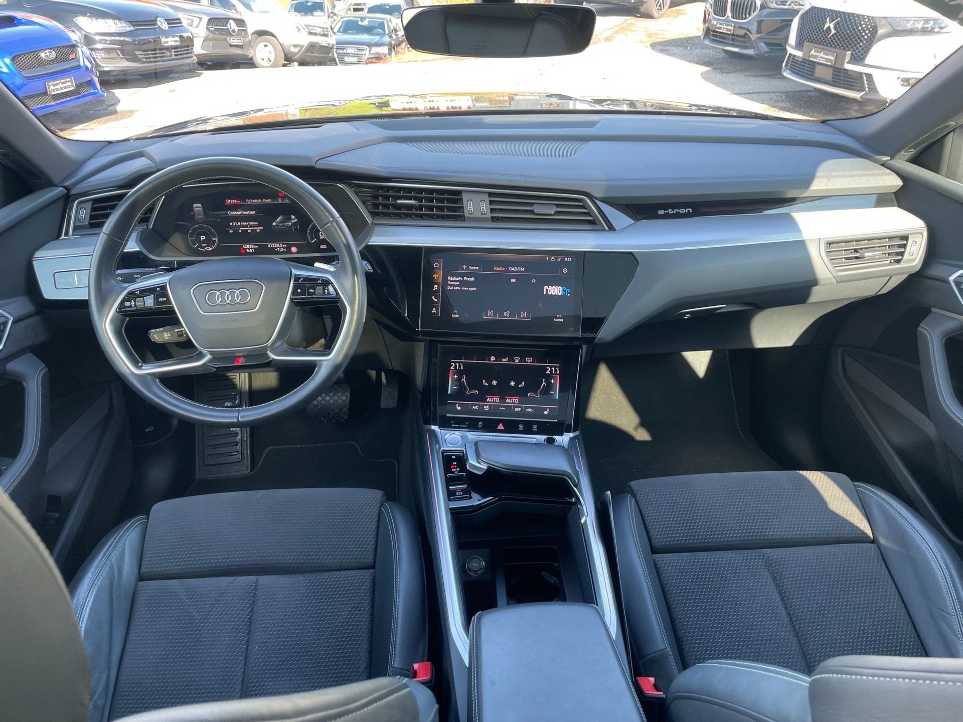 AUDI e-tron 55 Advanced quattro-image-8