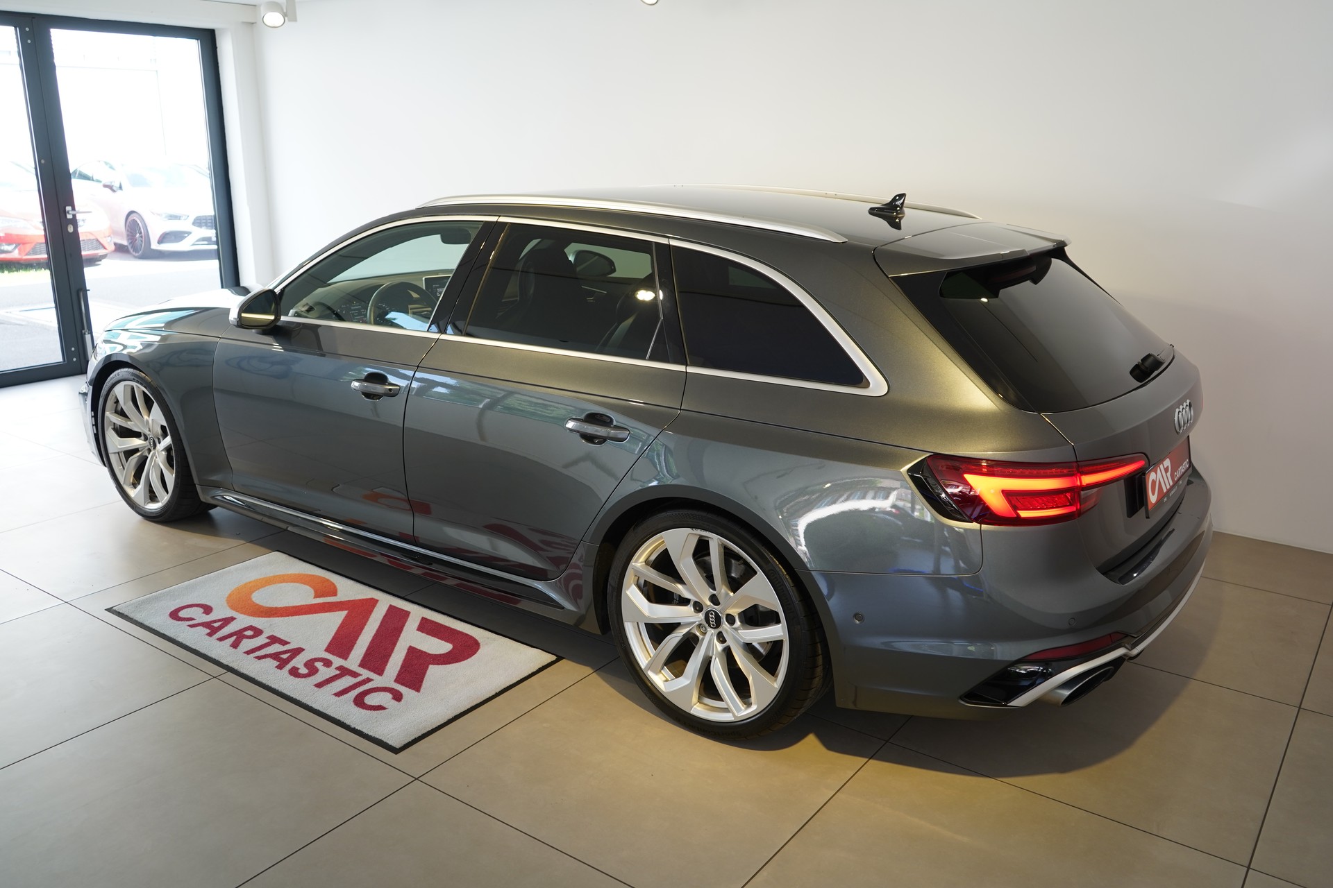 AUDI RS4 Avant 2.9 TFSI quattro / CH-Fahrzeug-image-2