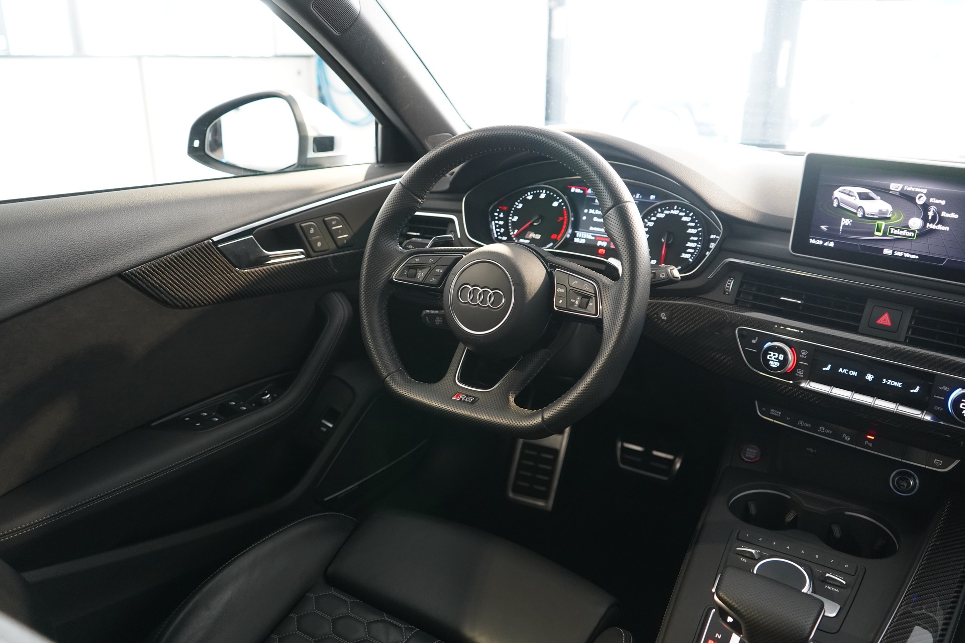 AUDI RS4 Avant 2.9 TFSI quattro / CH-Fahrzeug-image-9