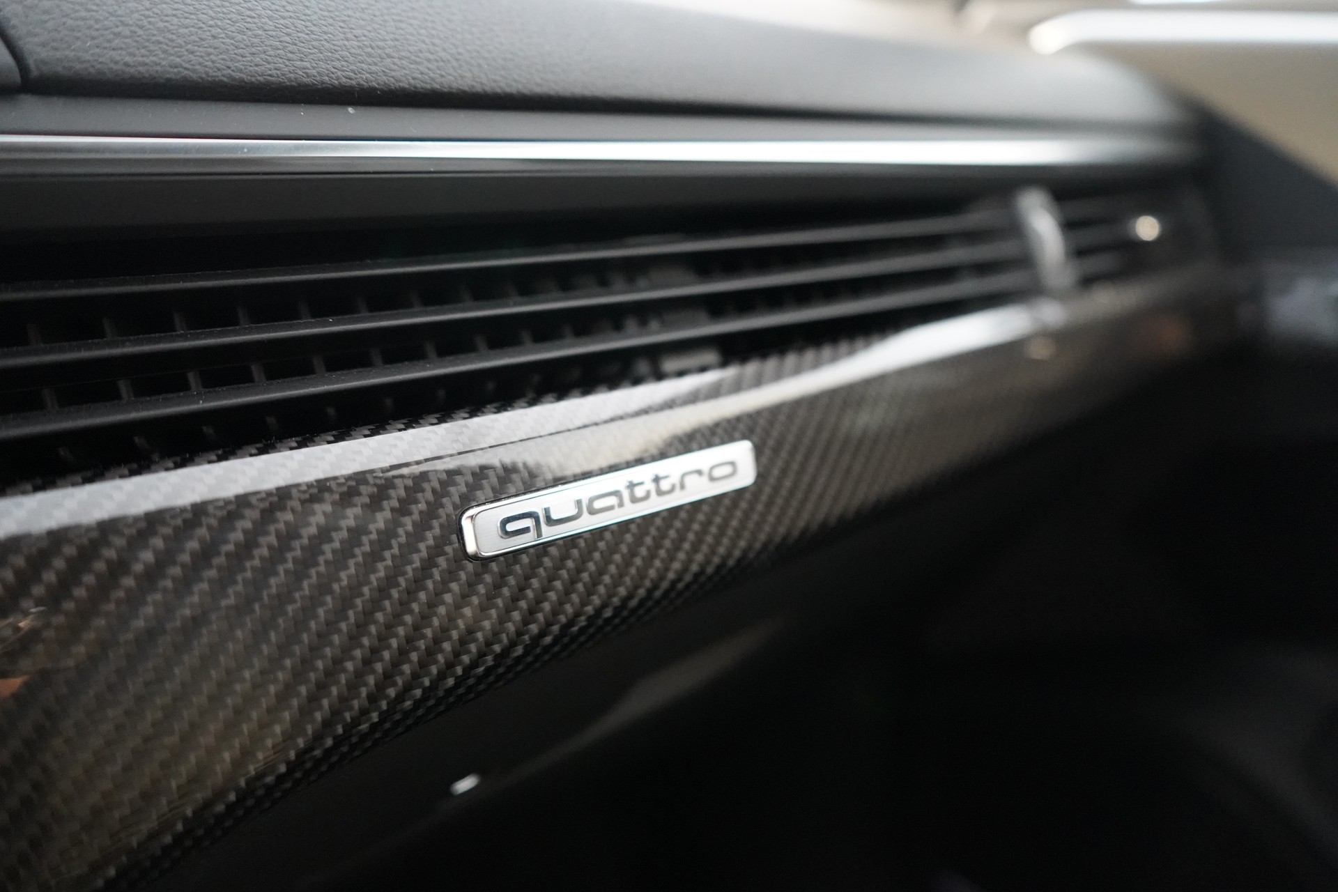 AUDI RS4 Avant 2.9 TFSI quattro / CH-Fahrzeug-image-11