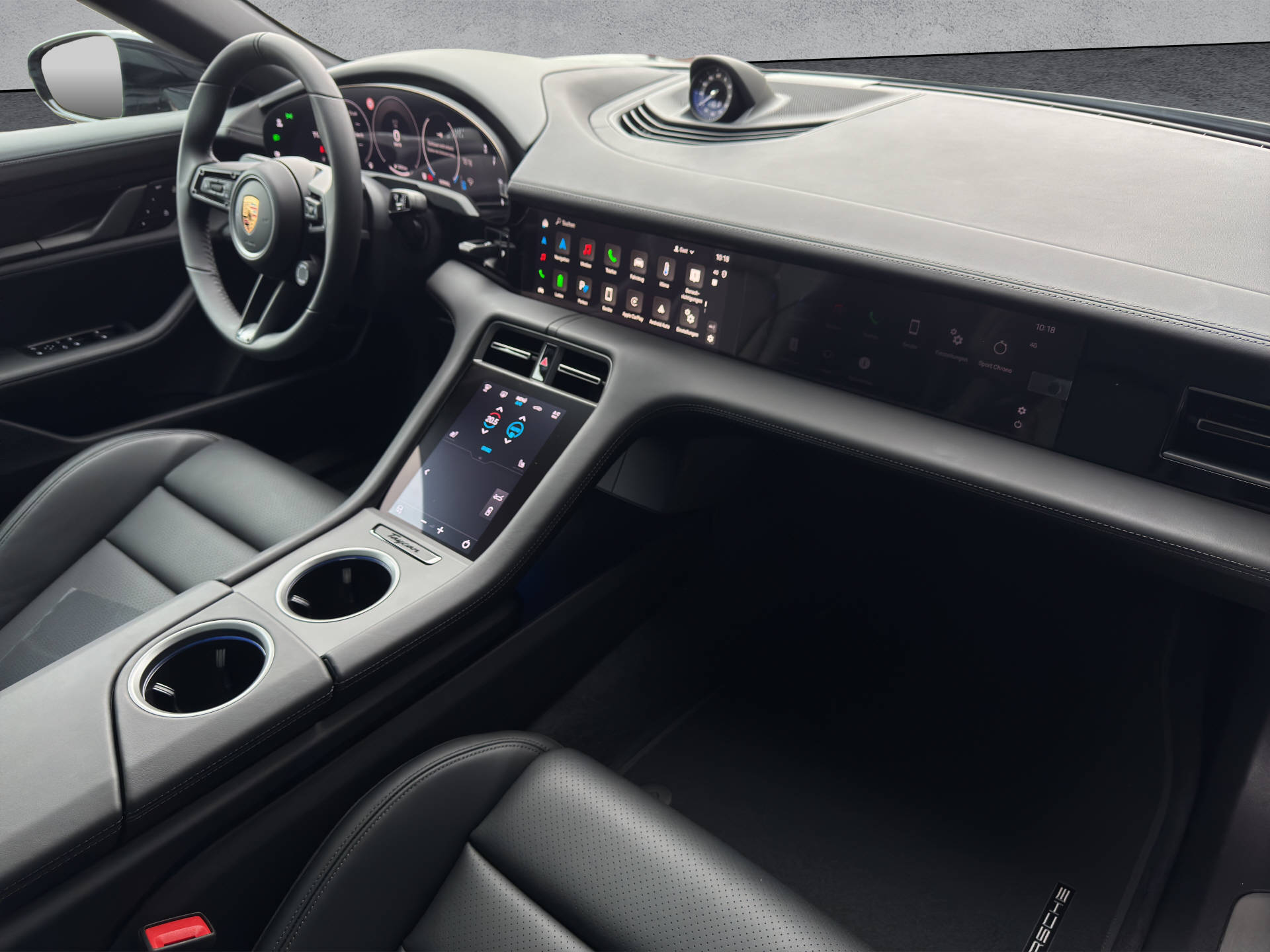 PORSCHE Taycan mit Performance Batterie Plus-image-7